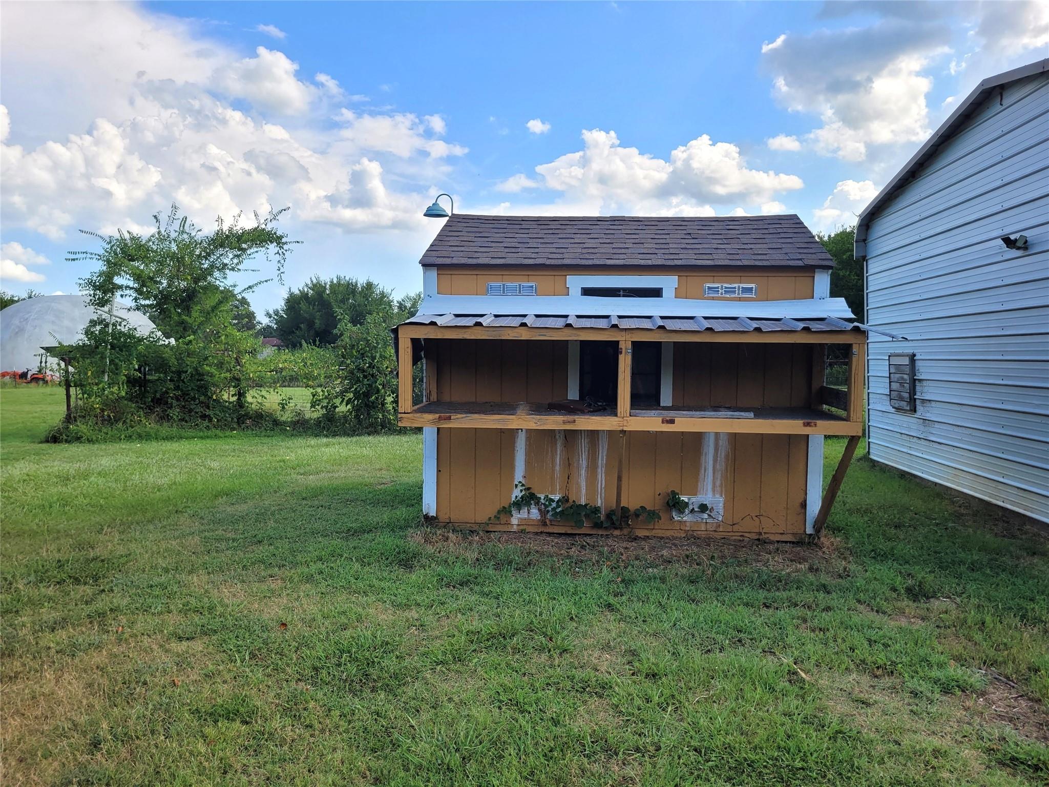 main property photo 31