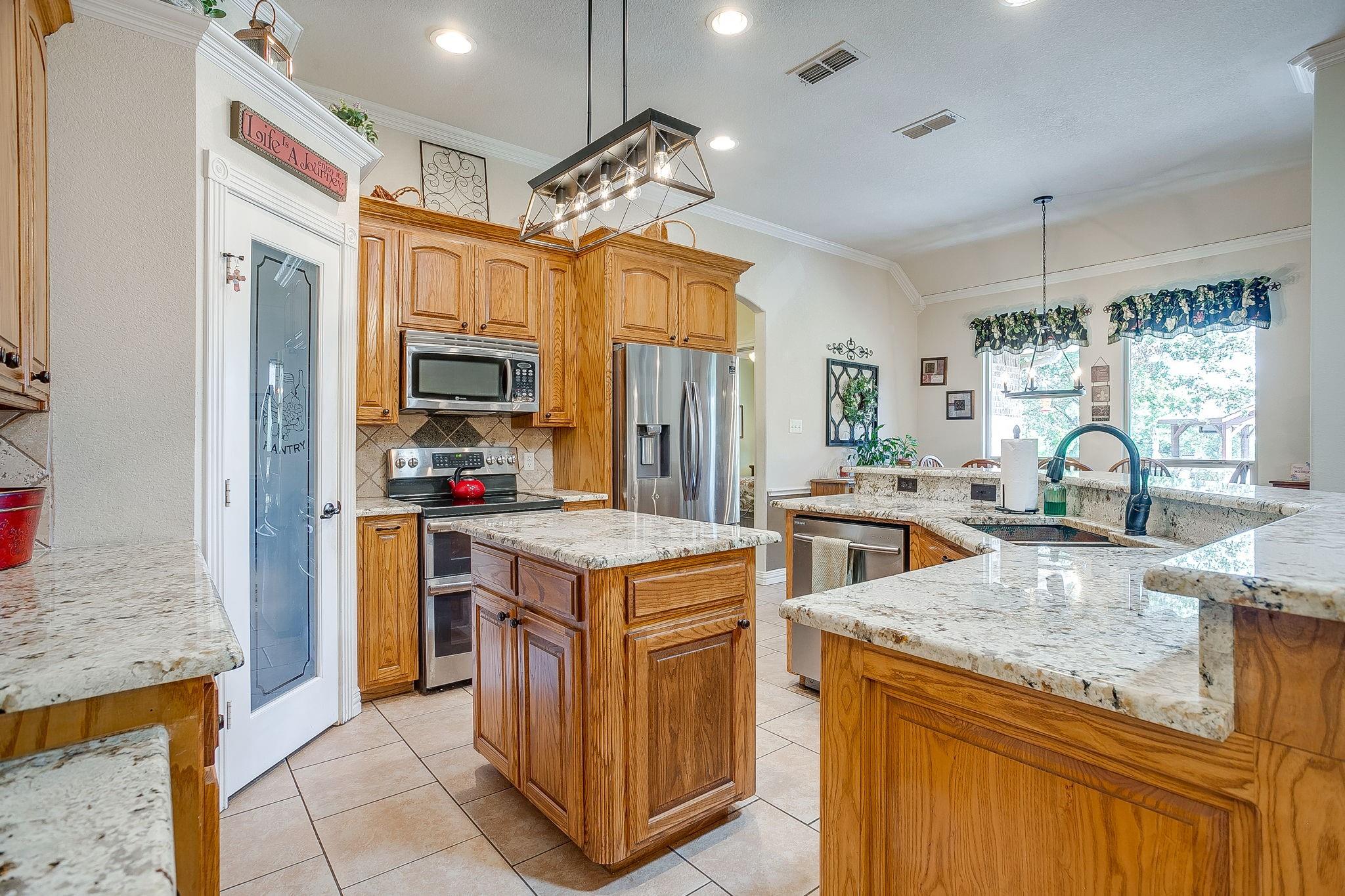 main property photo 14