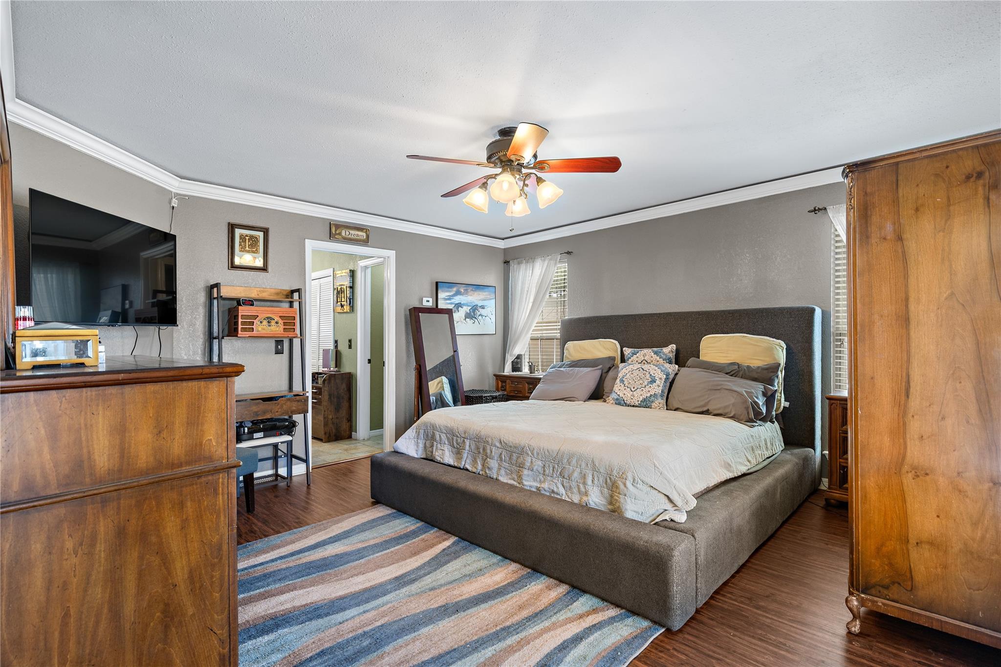 main property photo 18