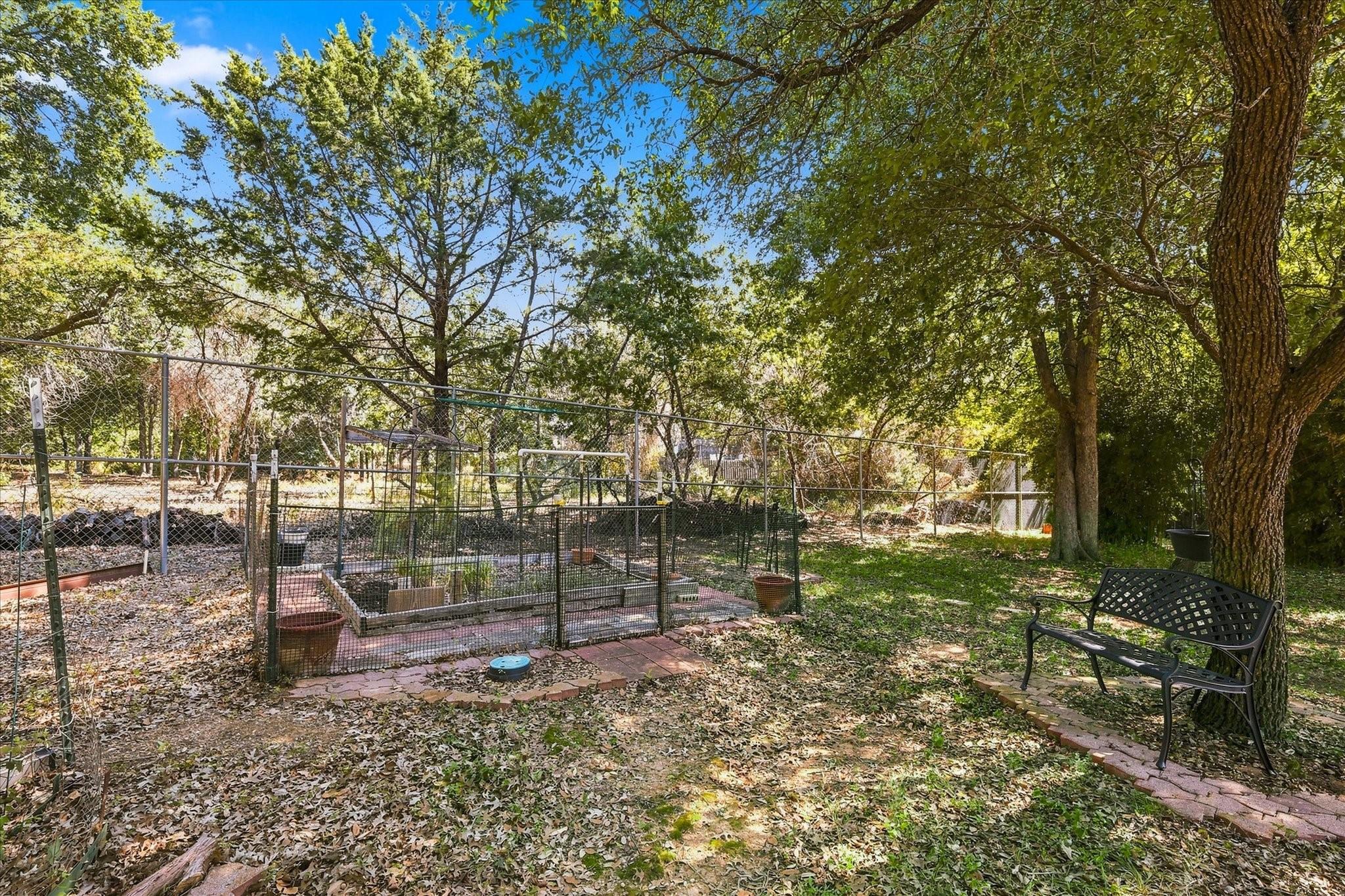 main property photo 31