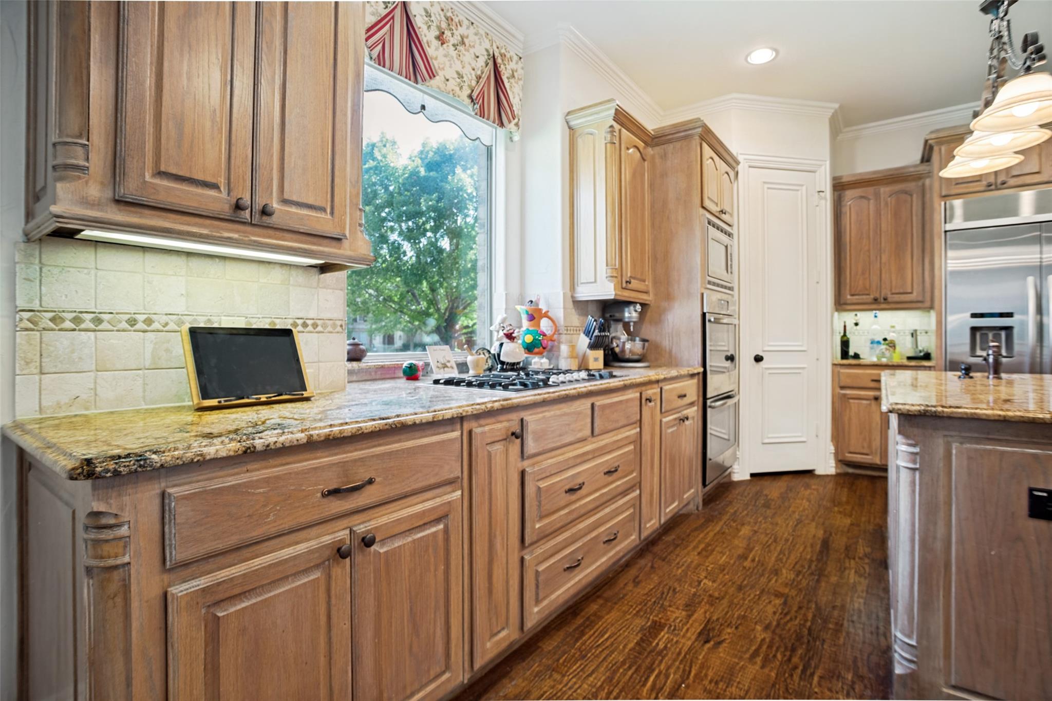 main property photo 14