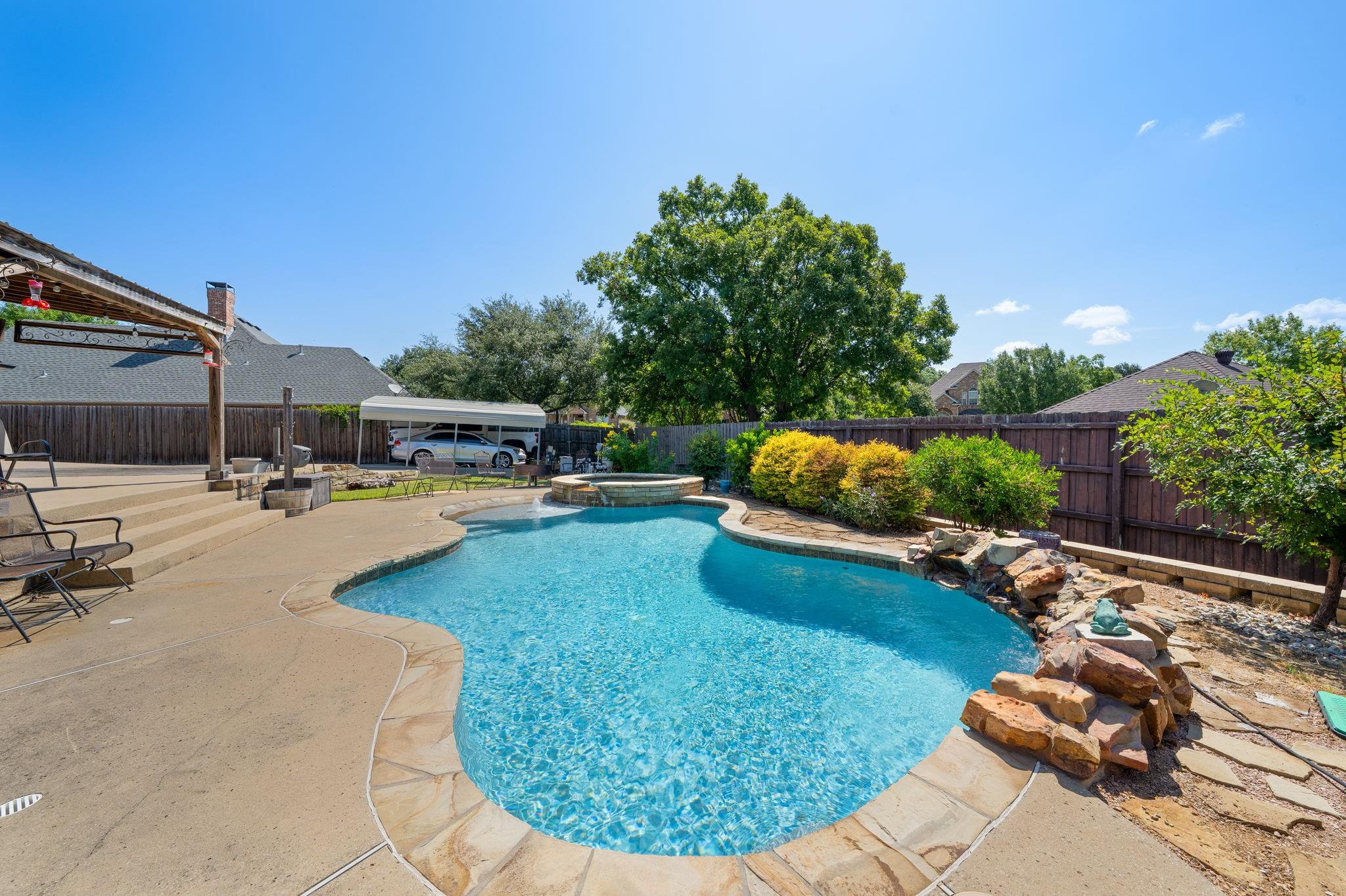 main property photo 6