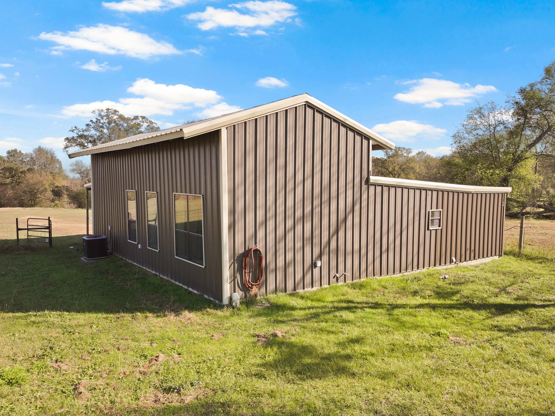 main property photo 15