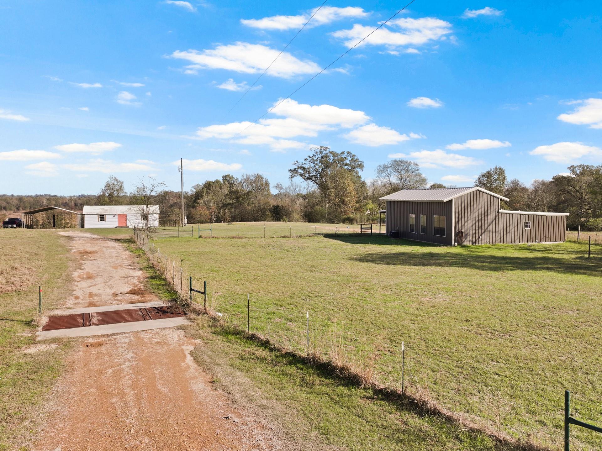 main property photo 16