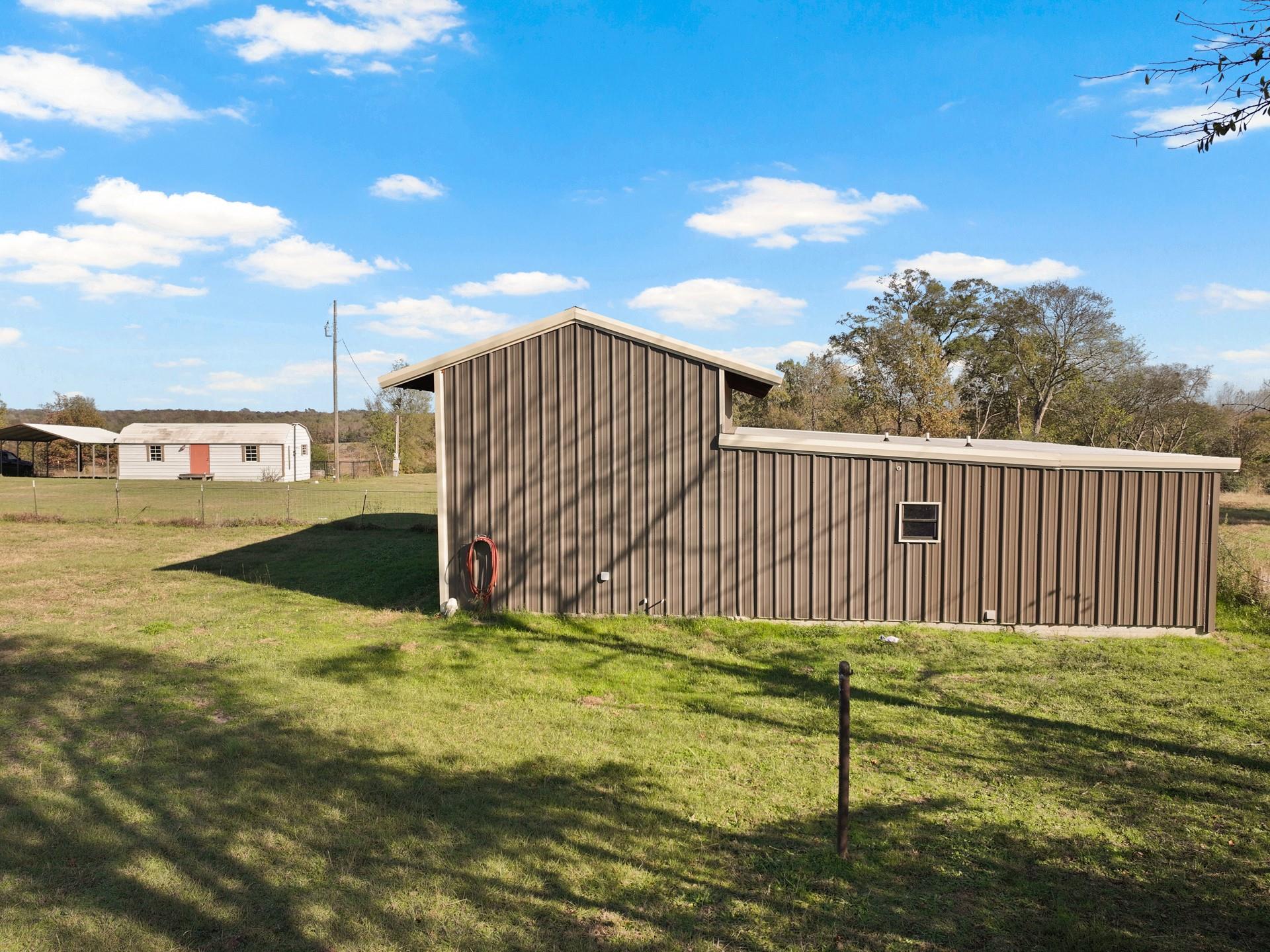 main property photo 17