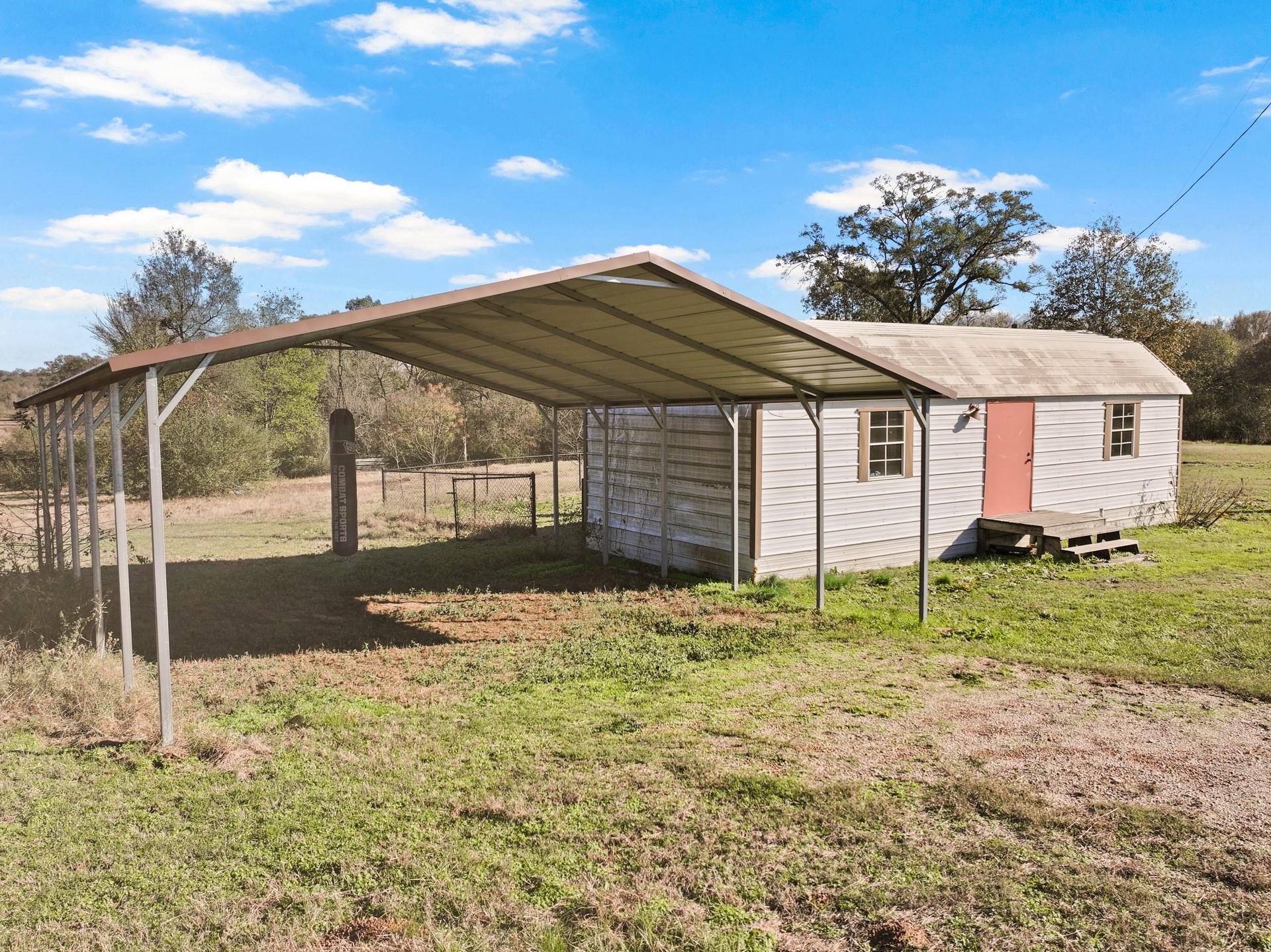 main property photo 19