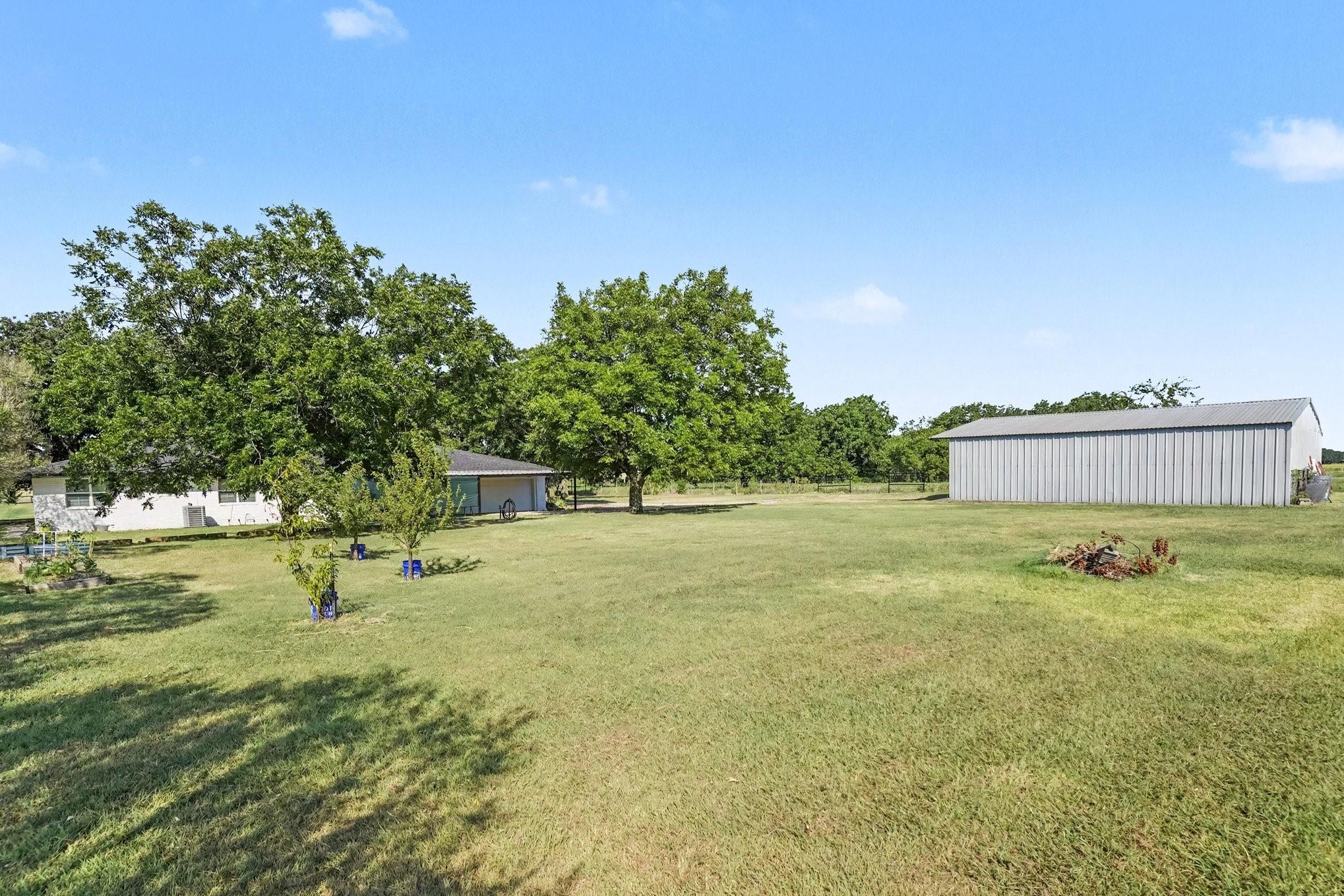 main property photo 30