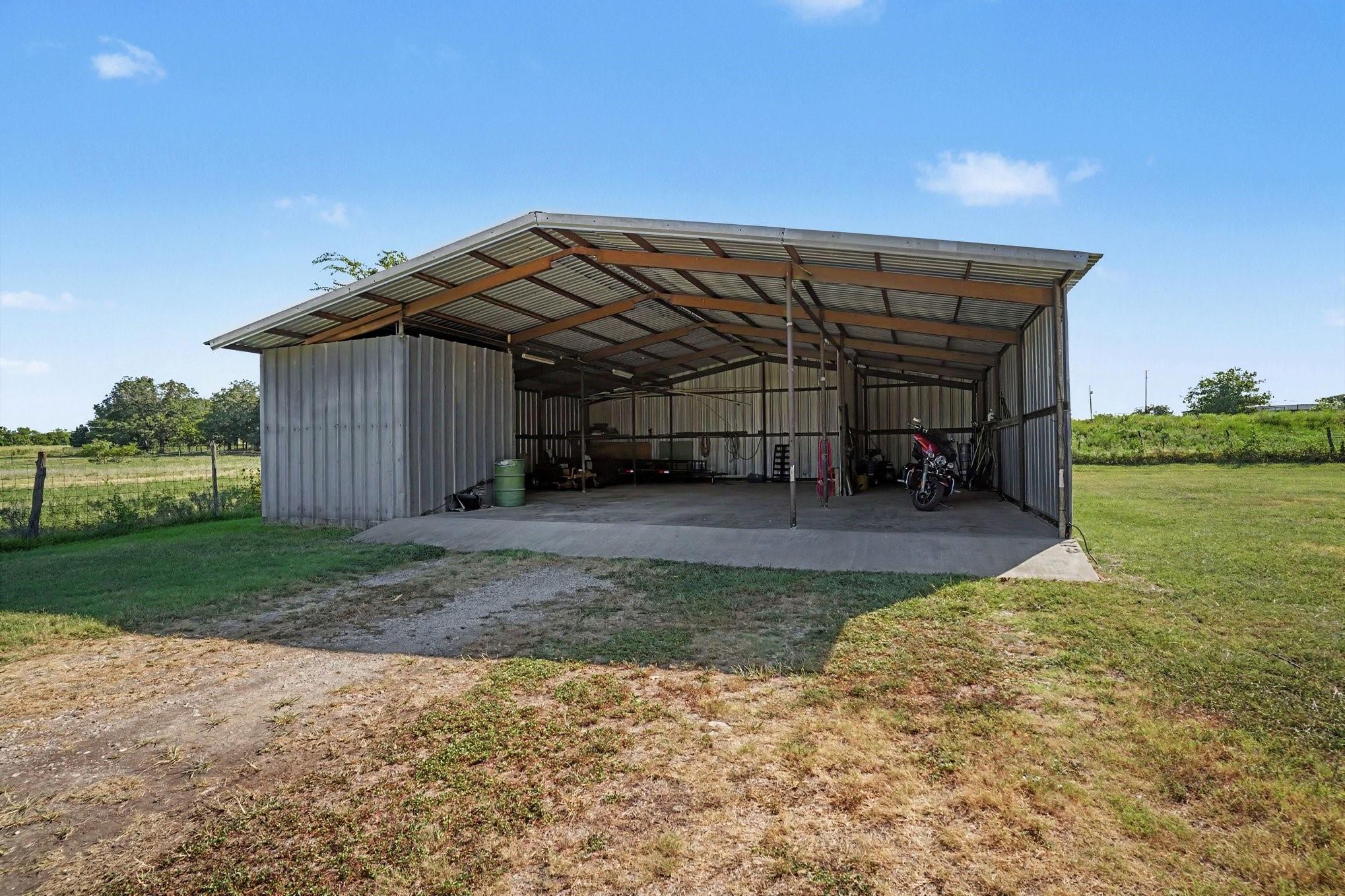 main property photo 8