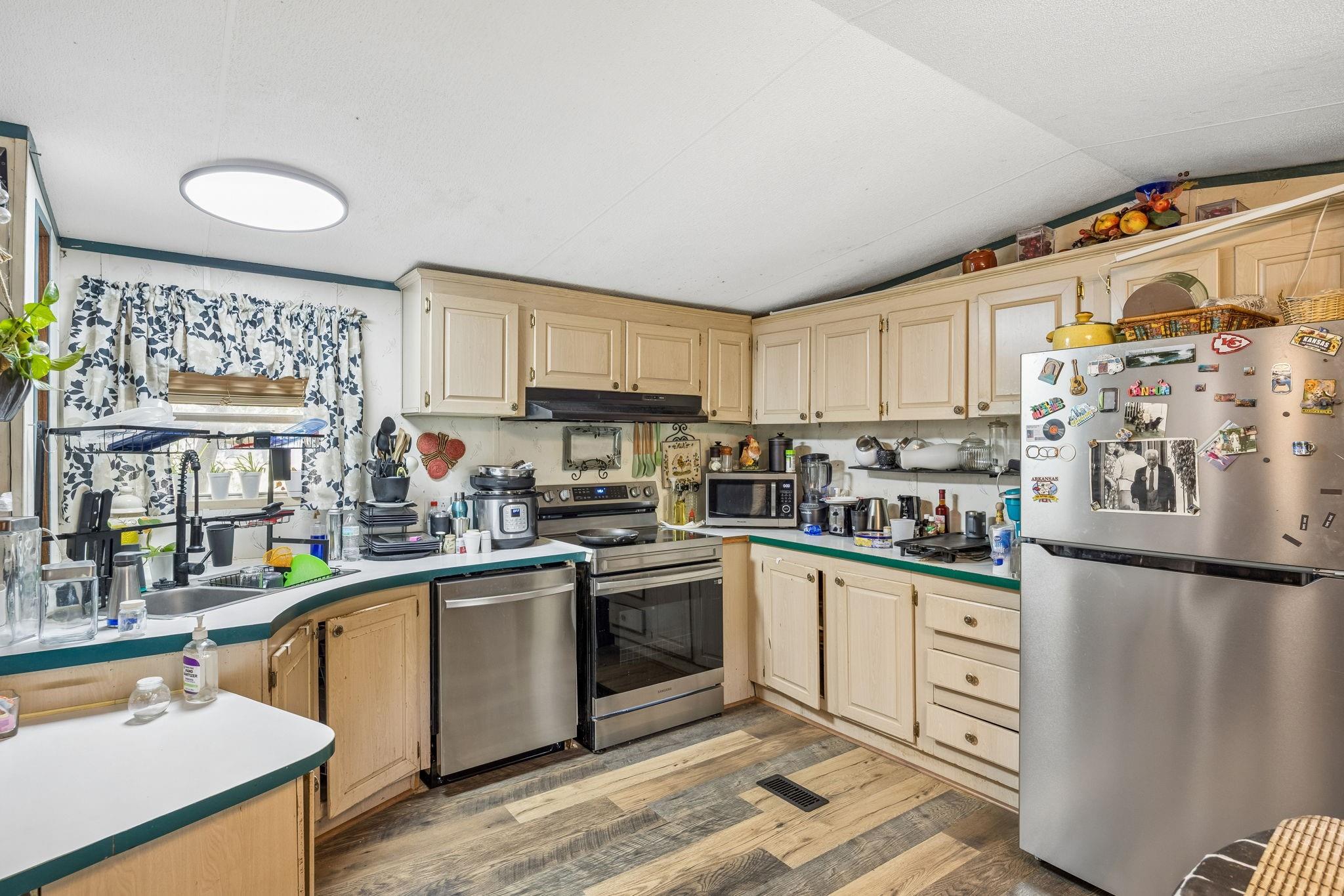 main property photo 7