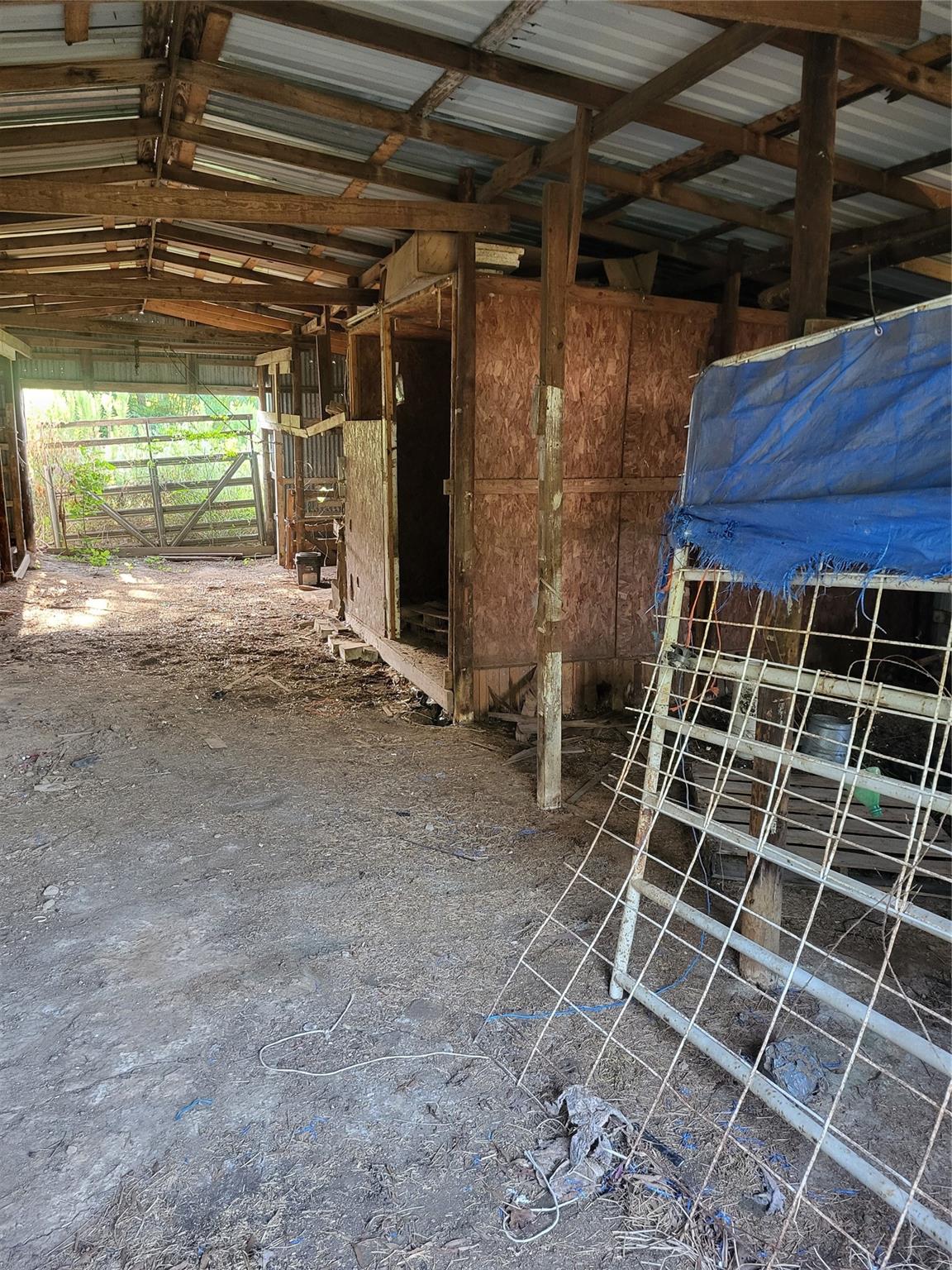 main property photo 11