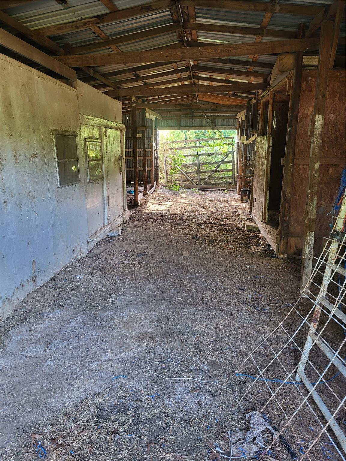 main property photo 8