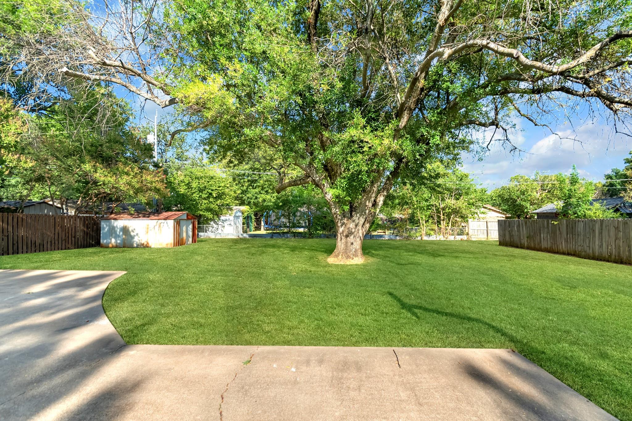 main property photo 14