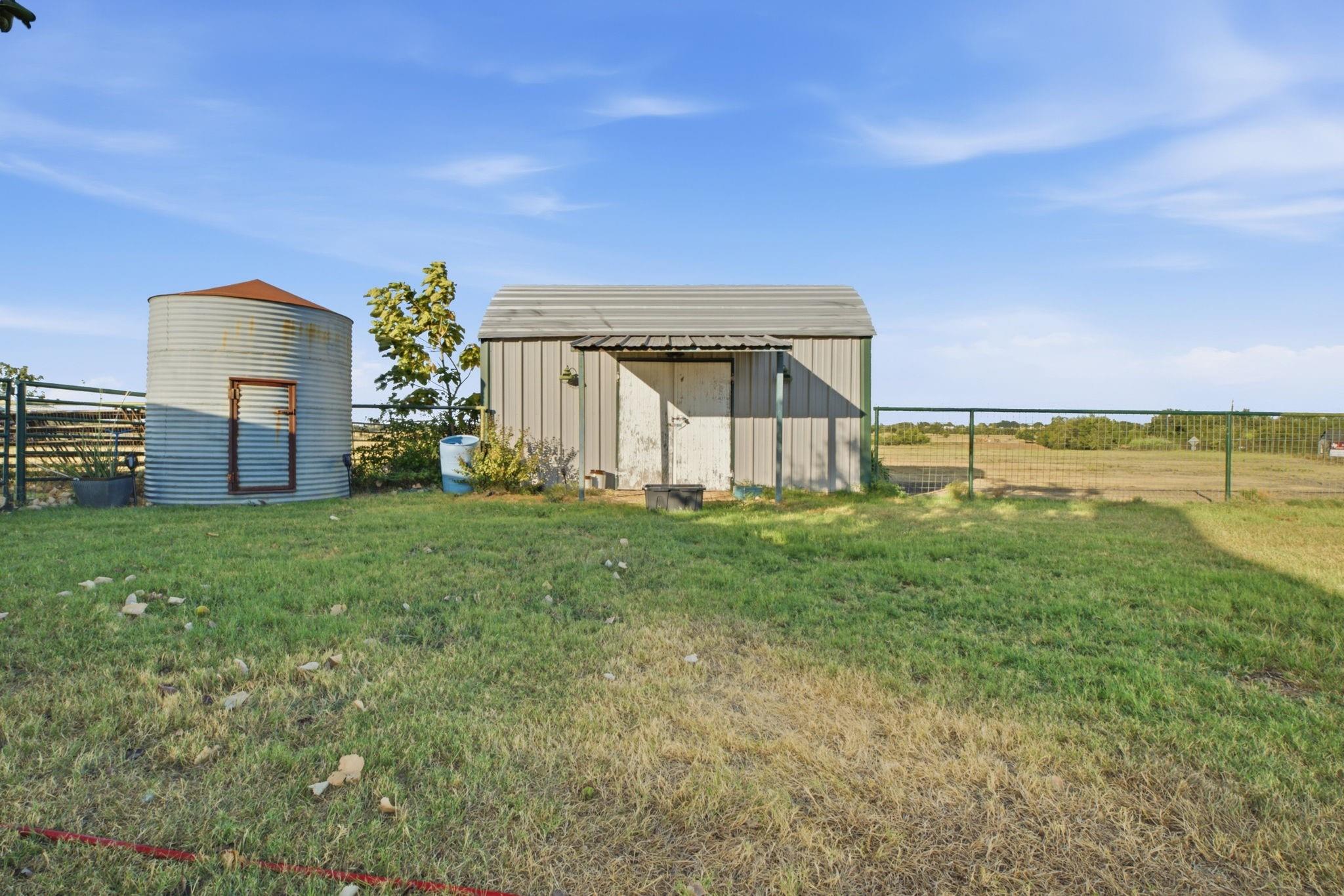 main property photo 30