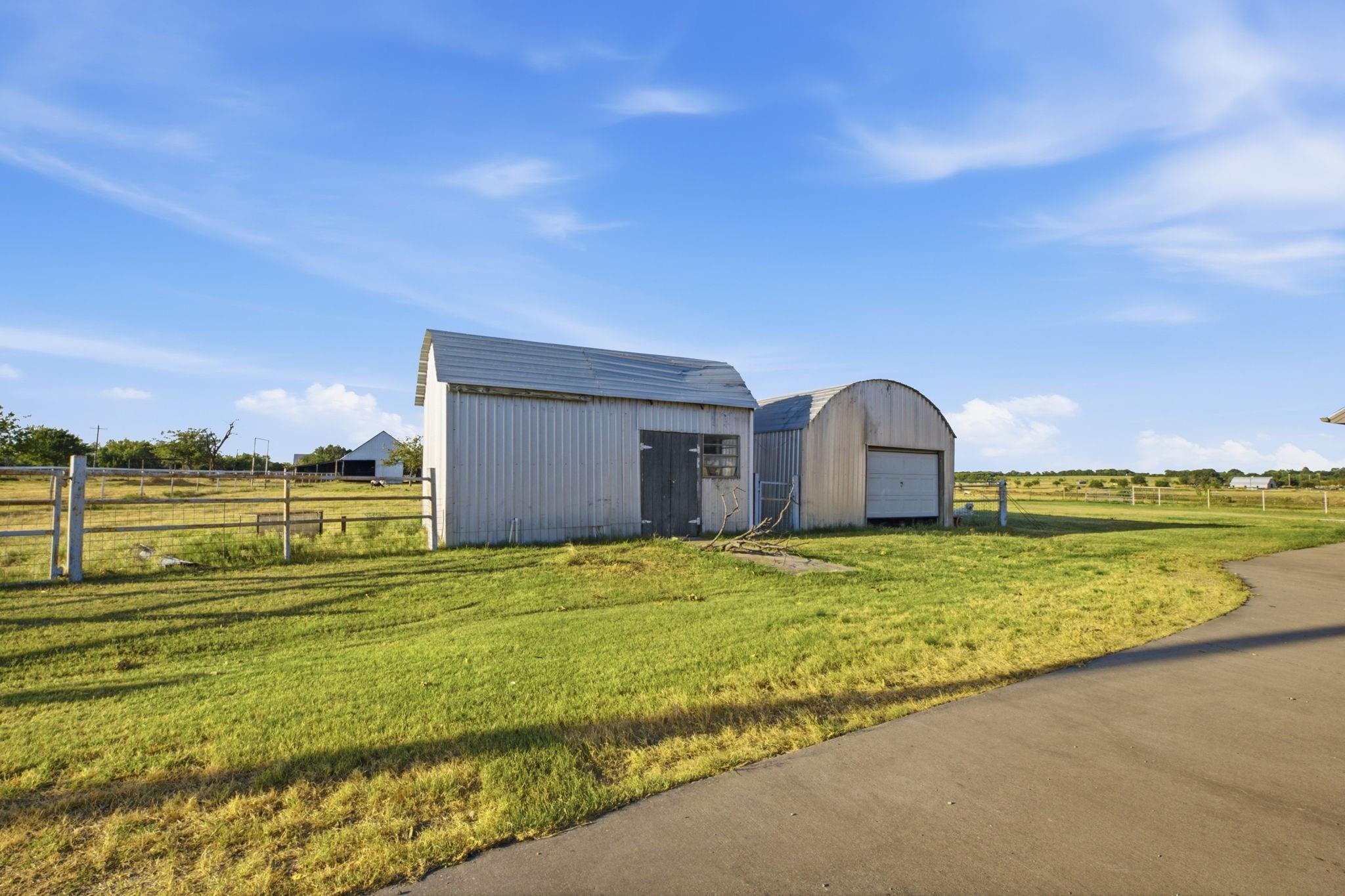 main property photo 33