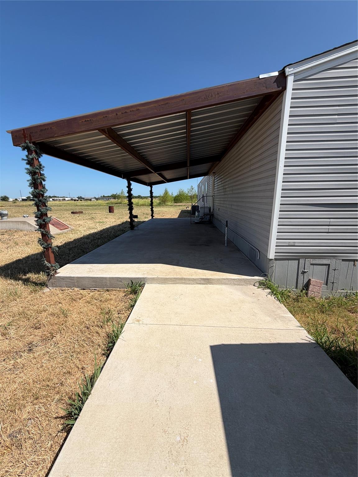 main property photo 24
