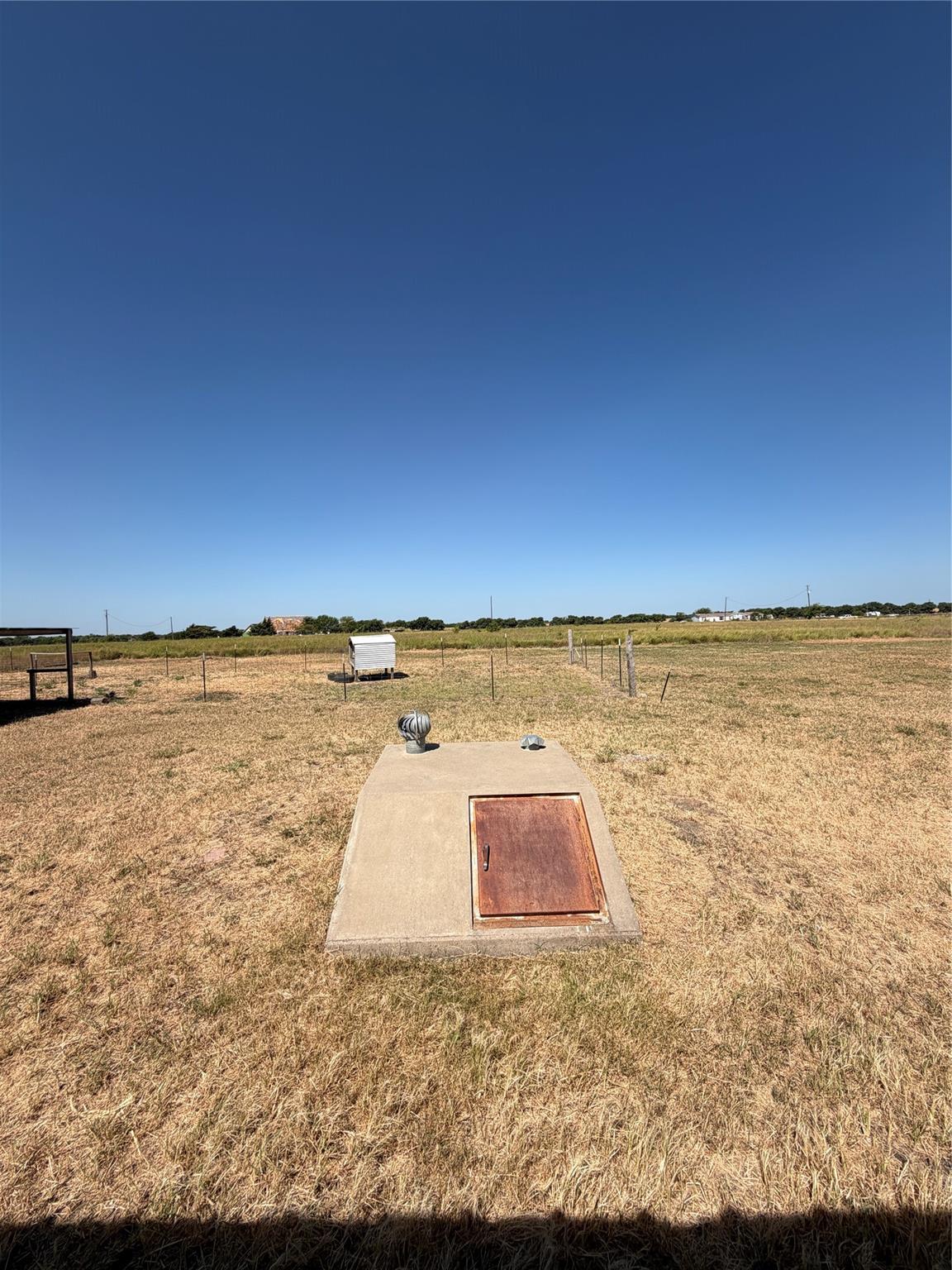 main property photo 25