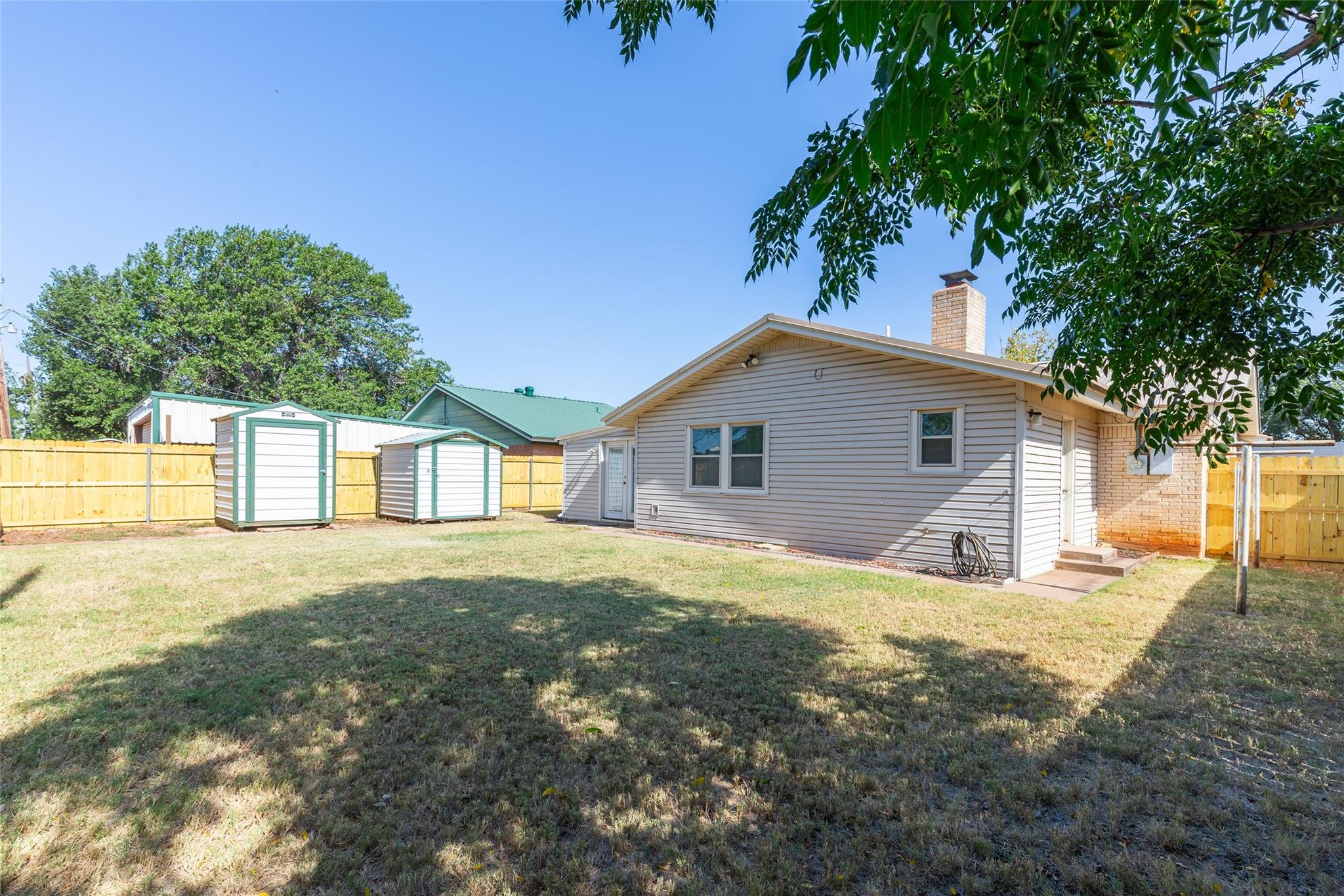 main property photo 33
