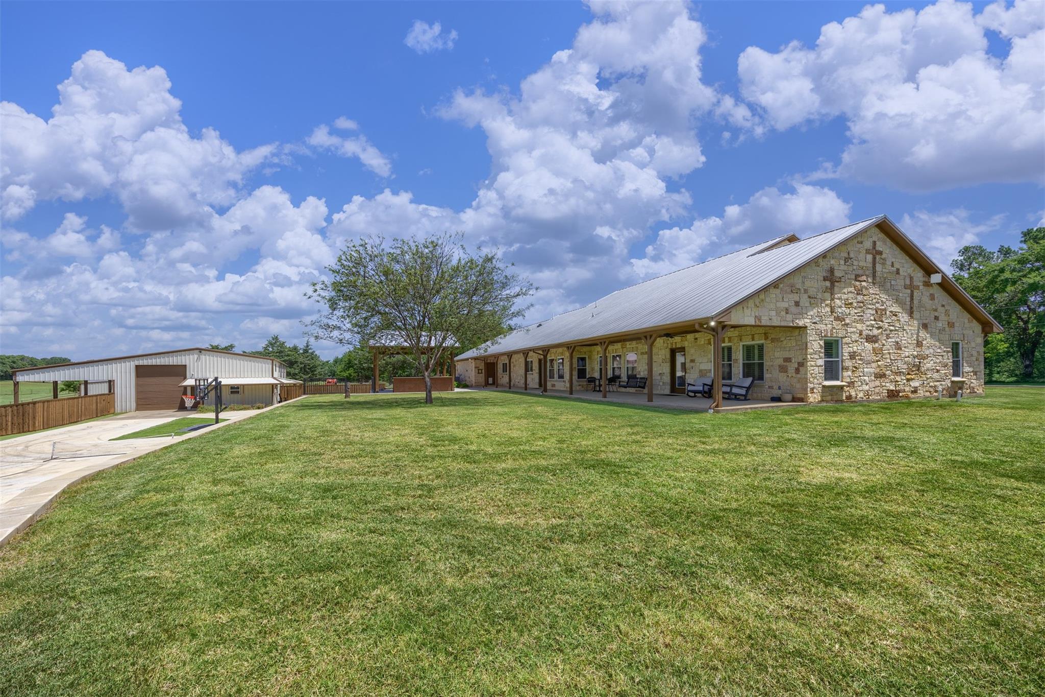 main property photo 22