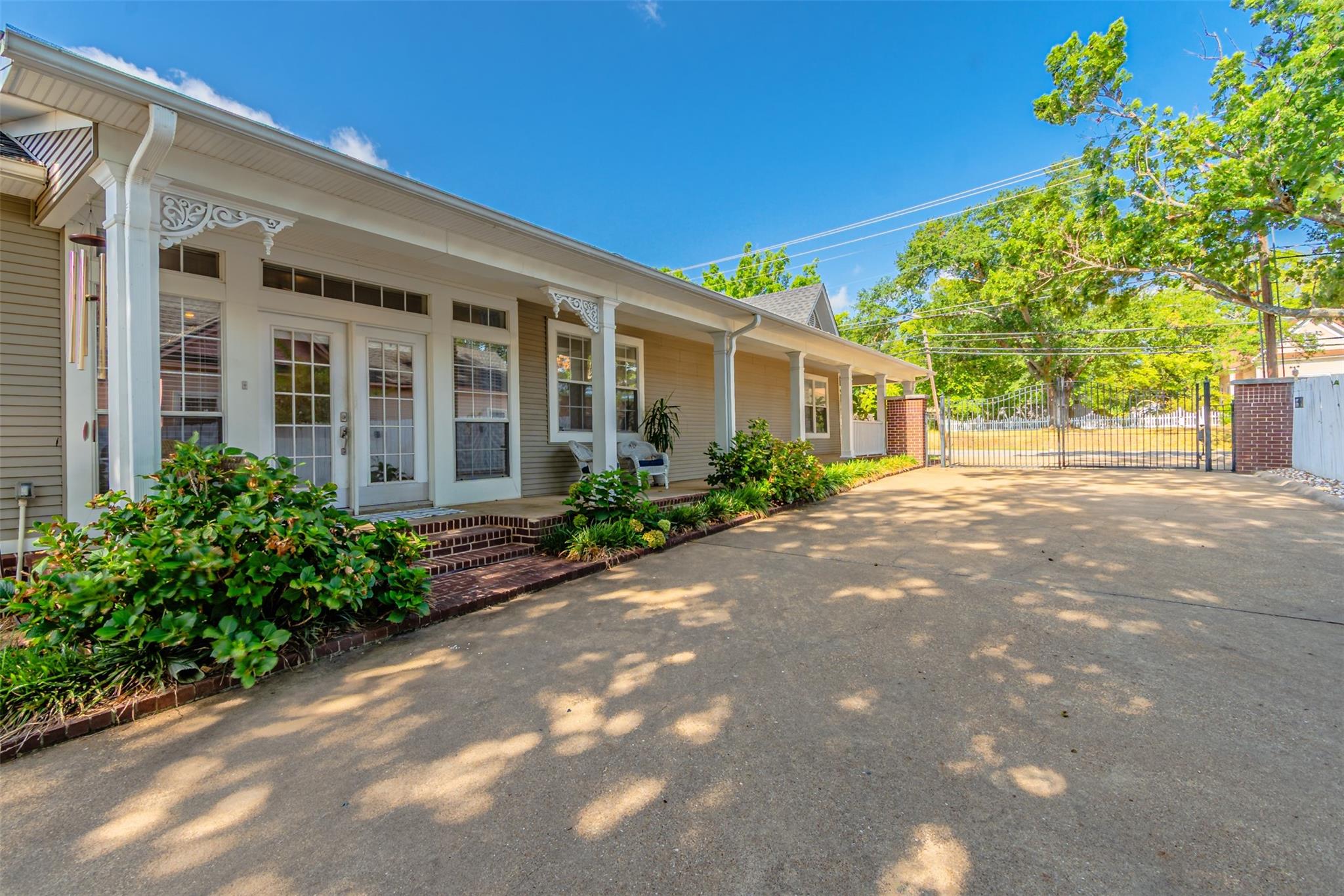 main property photo 9