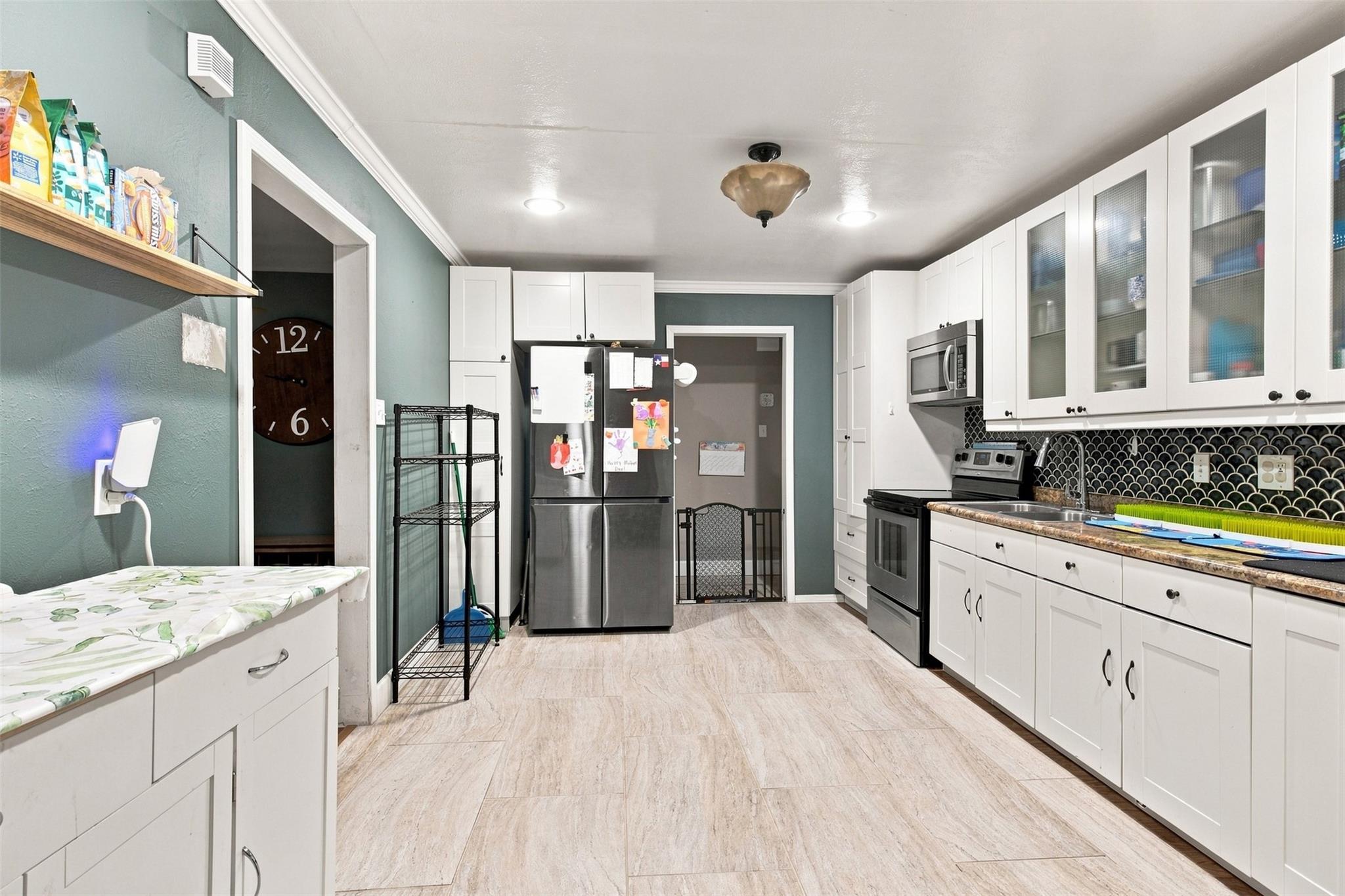 main property photo 10