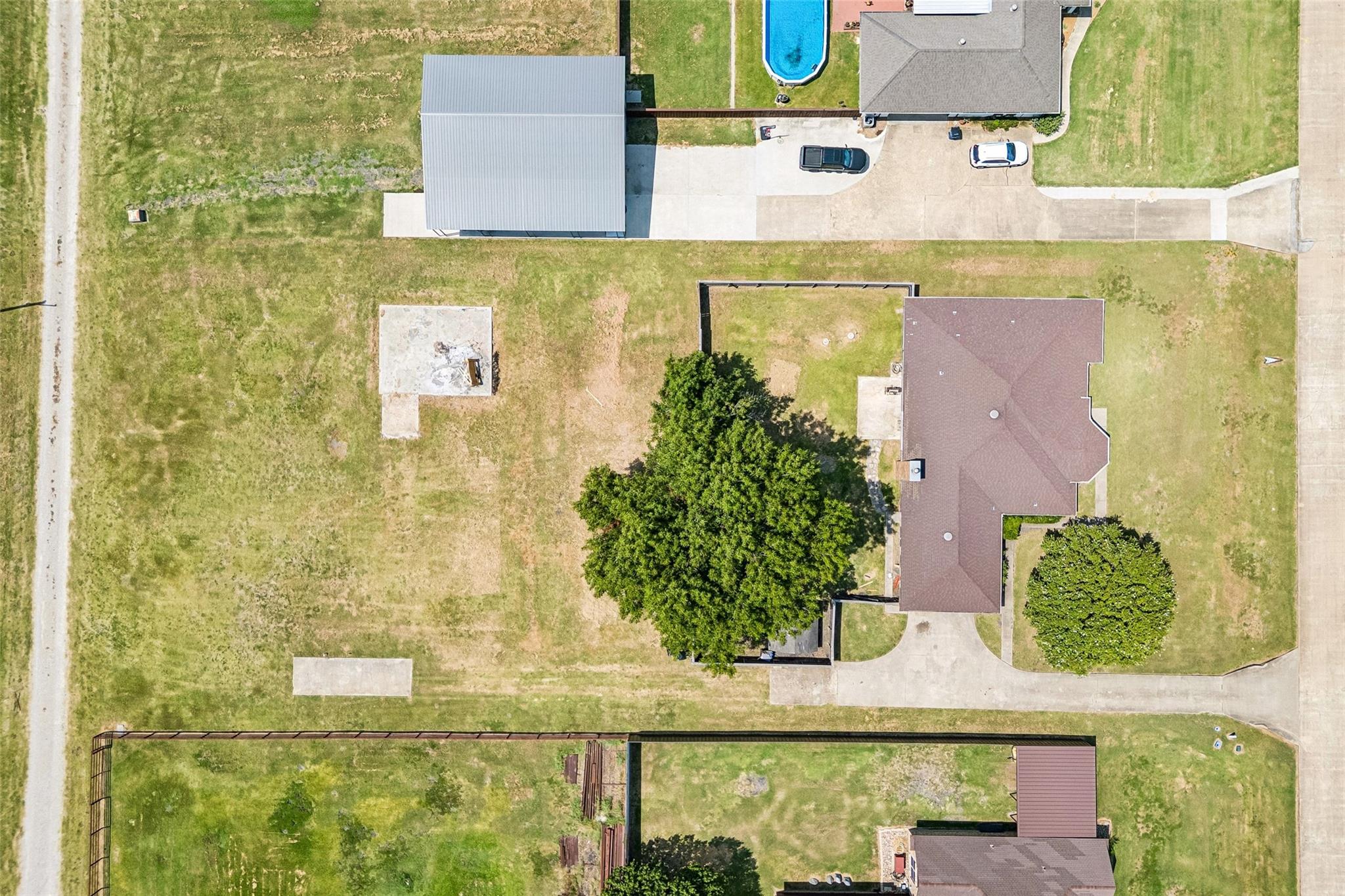 main property photo 27
