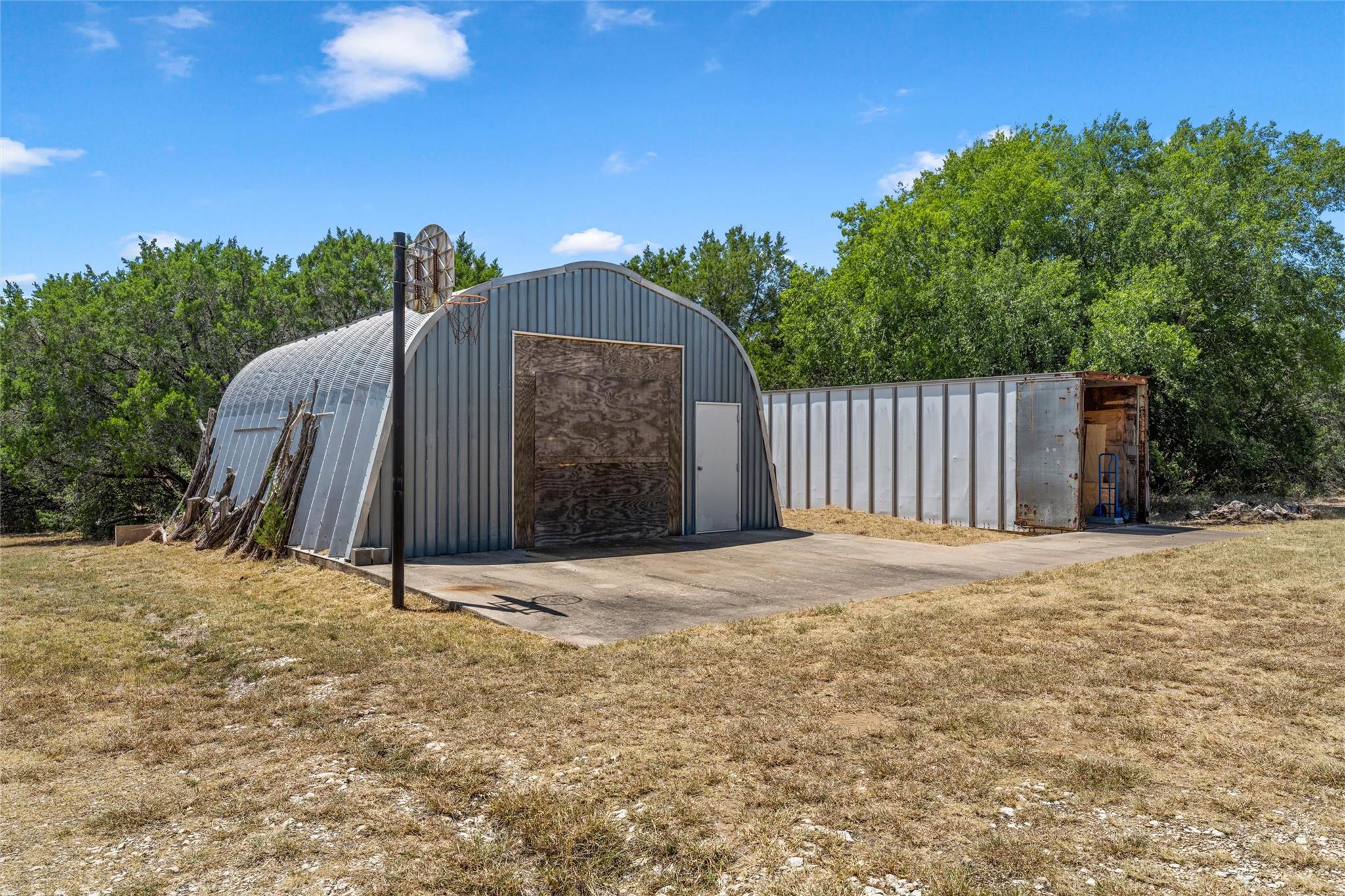 main property photo 29