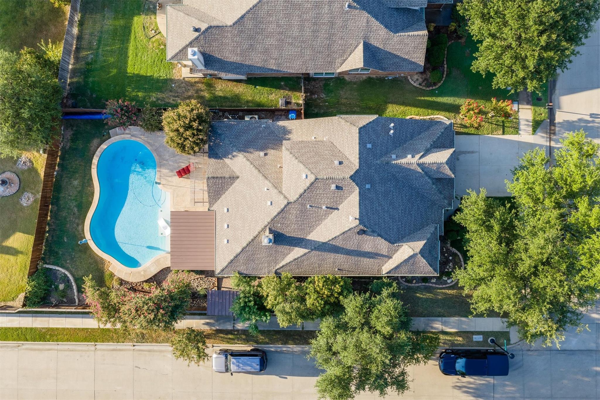 main property photo 32