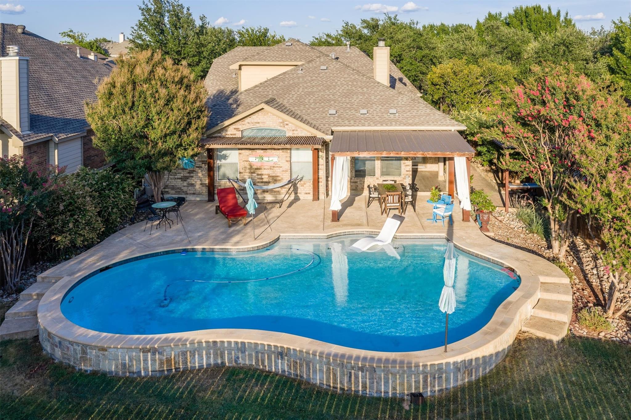 main property photo 34