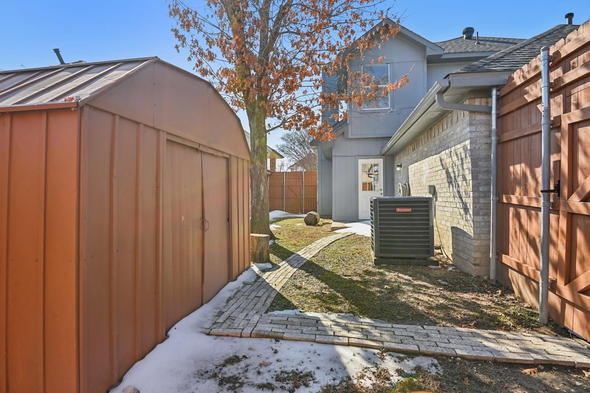 main property photo 32