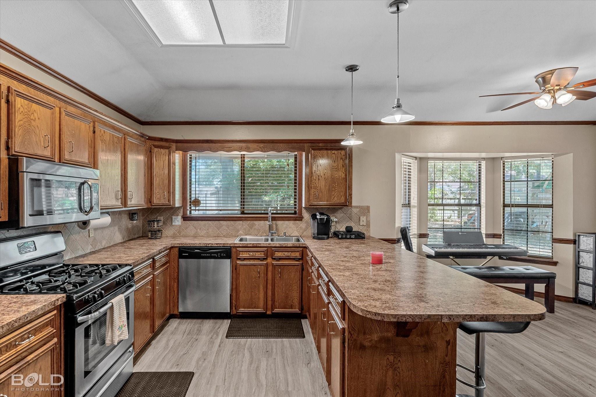 main property photo 16