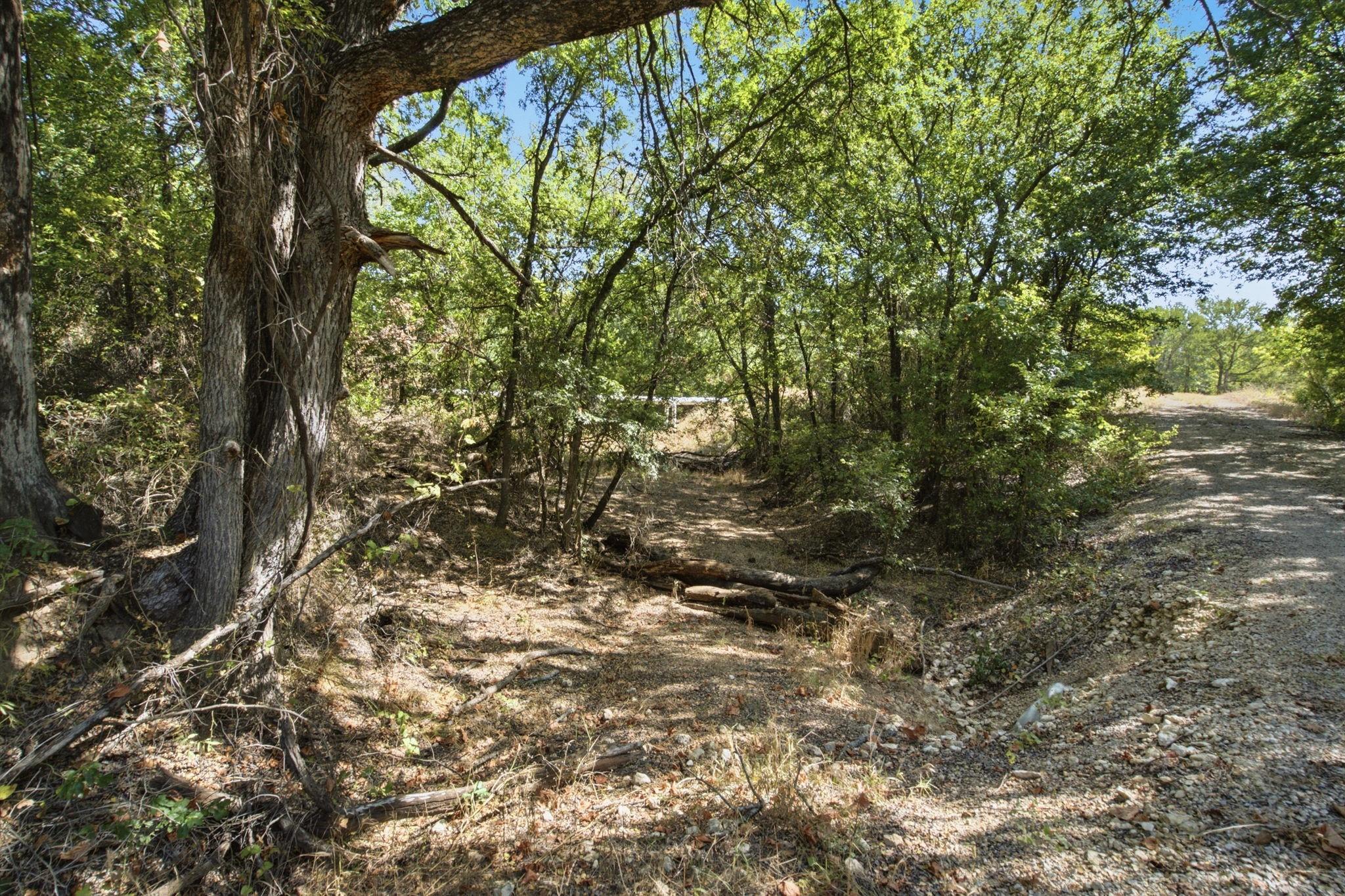 main property photo 25