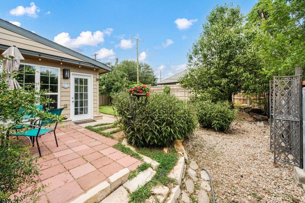main property photo 32