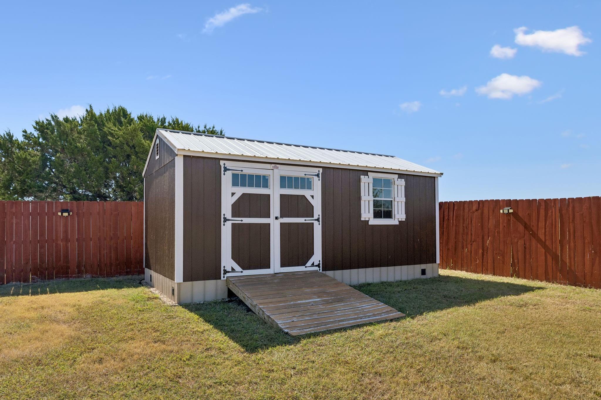 main property photo 25