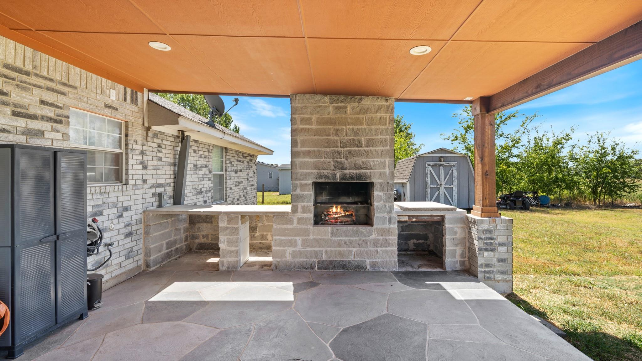 main property photo 17