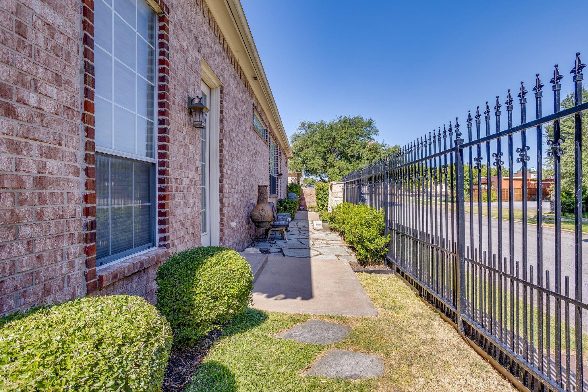 main property photo 36