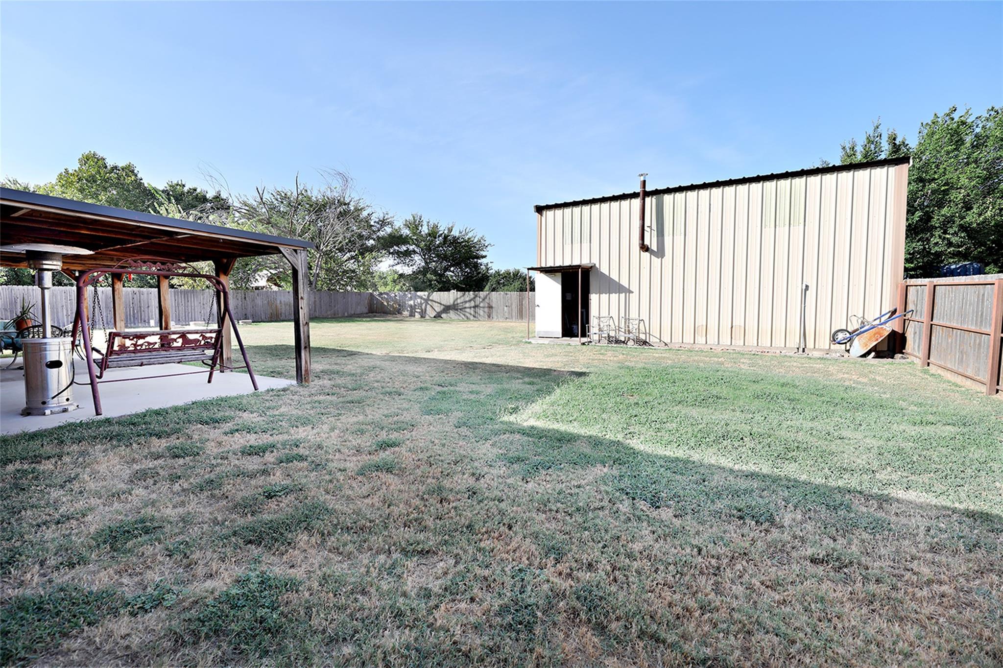 main property photo 22