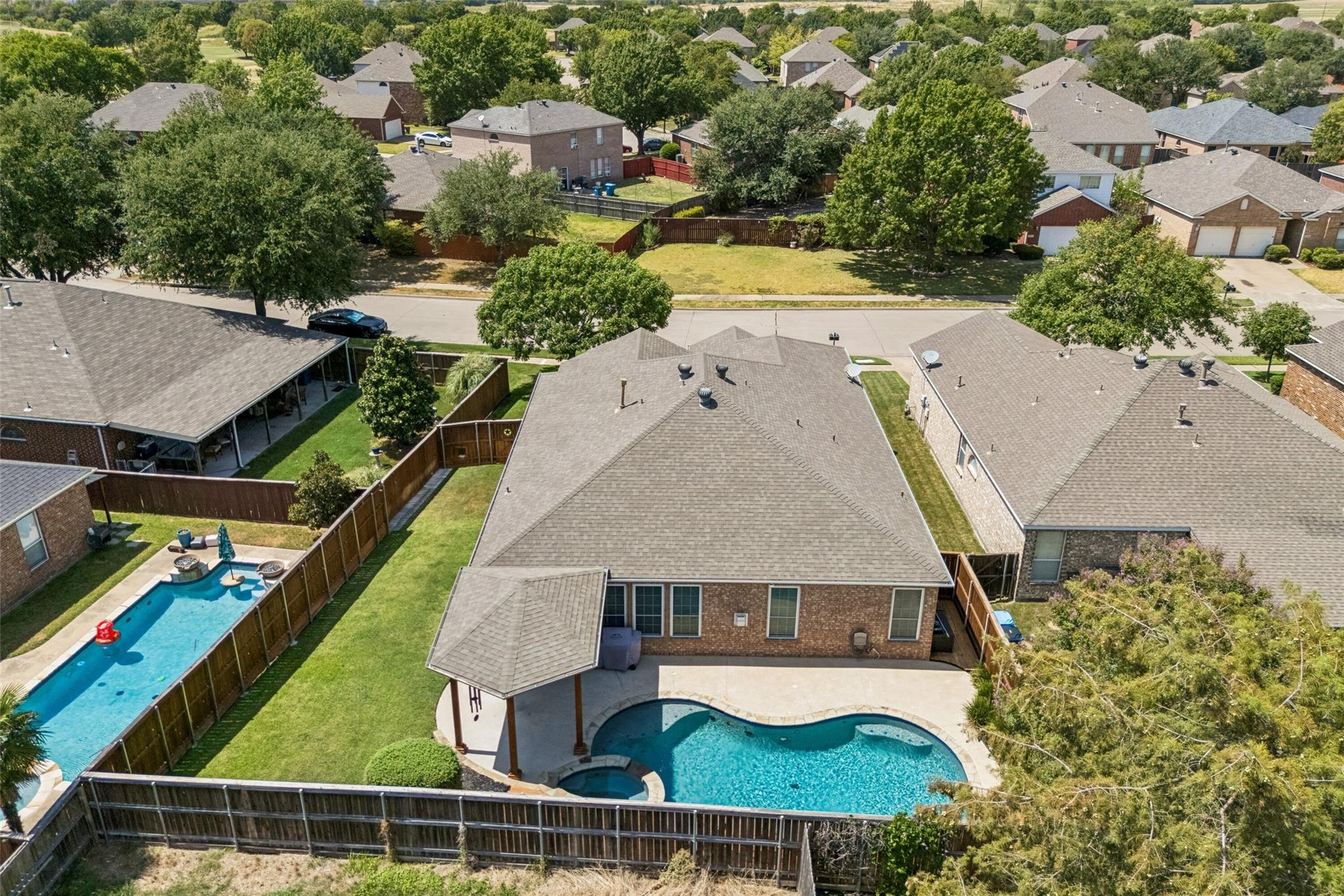 main property photo 31