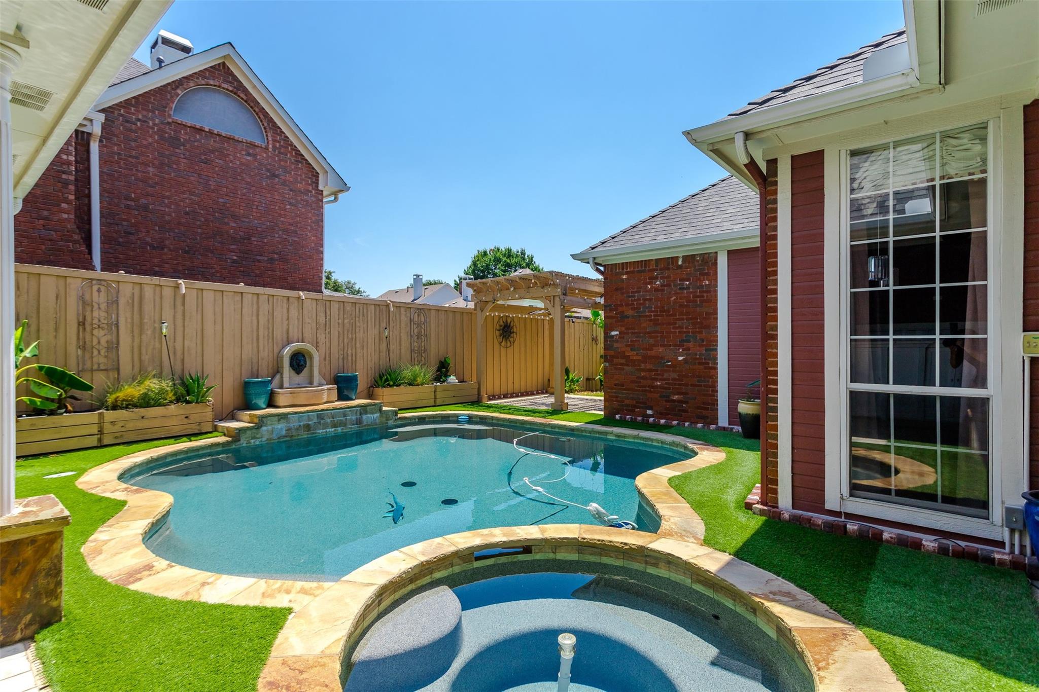 main property photo 34