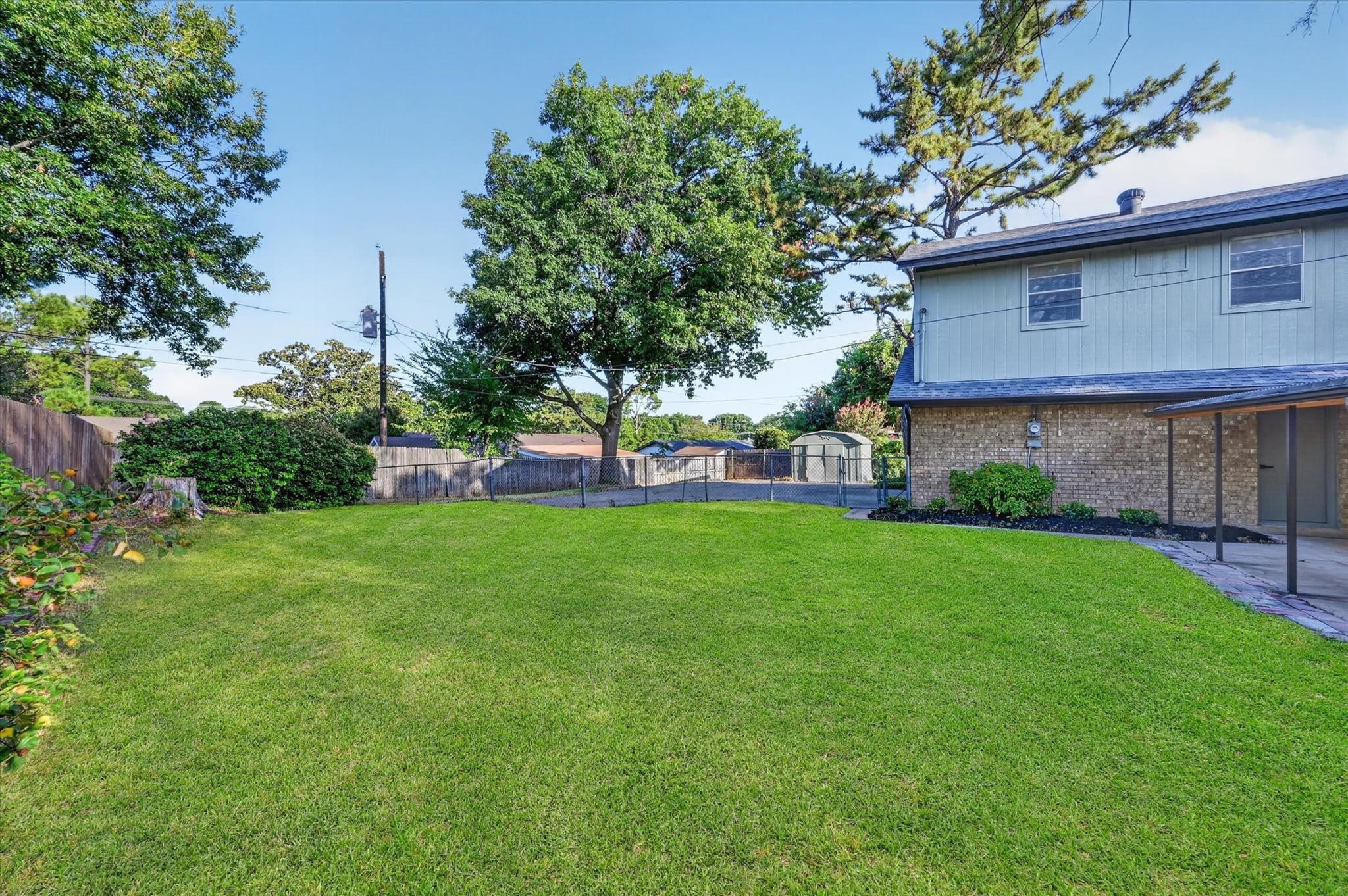 main property photo 25