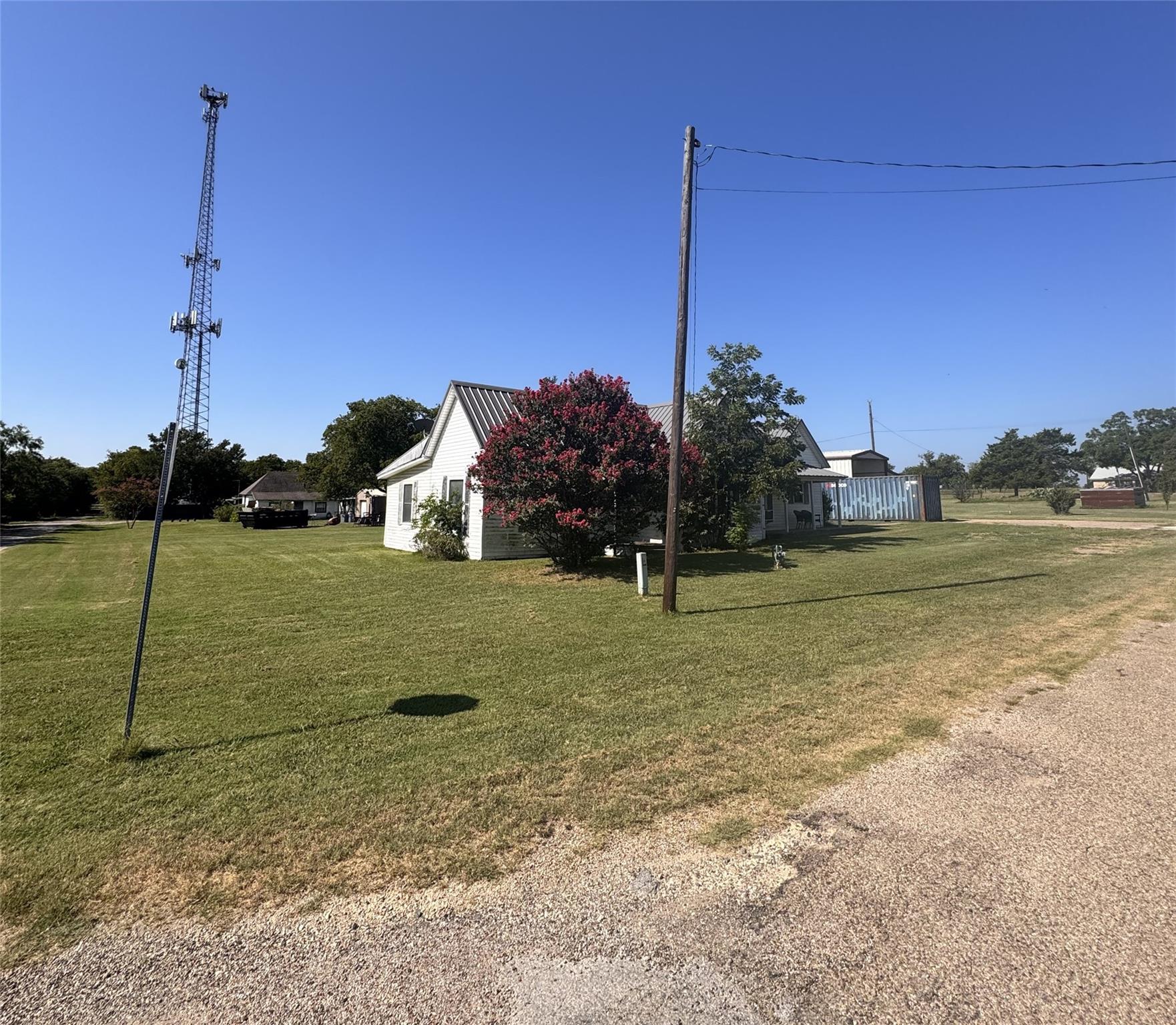 main property photo 4