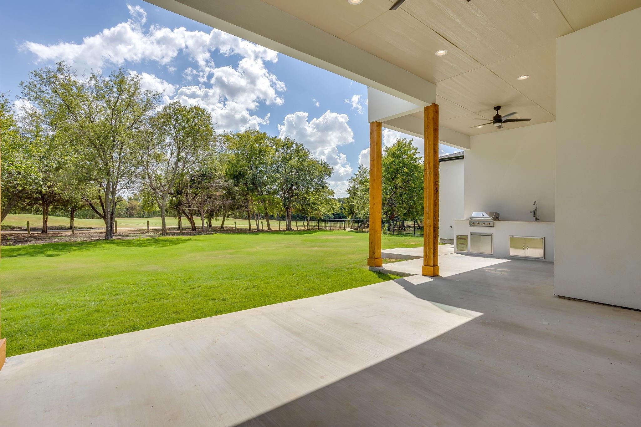 main property photo 9