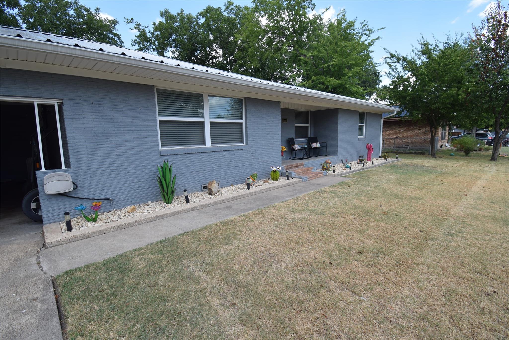 main property photo 35