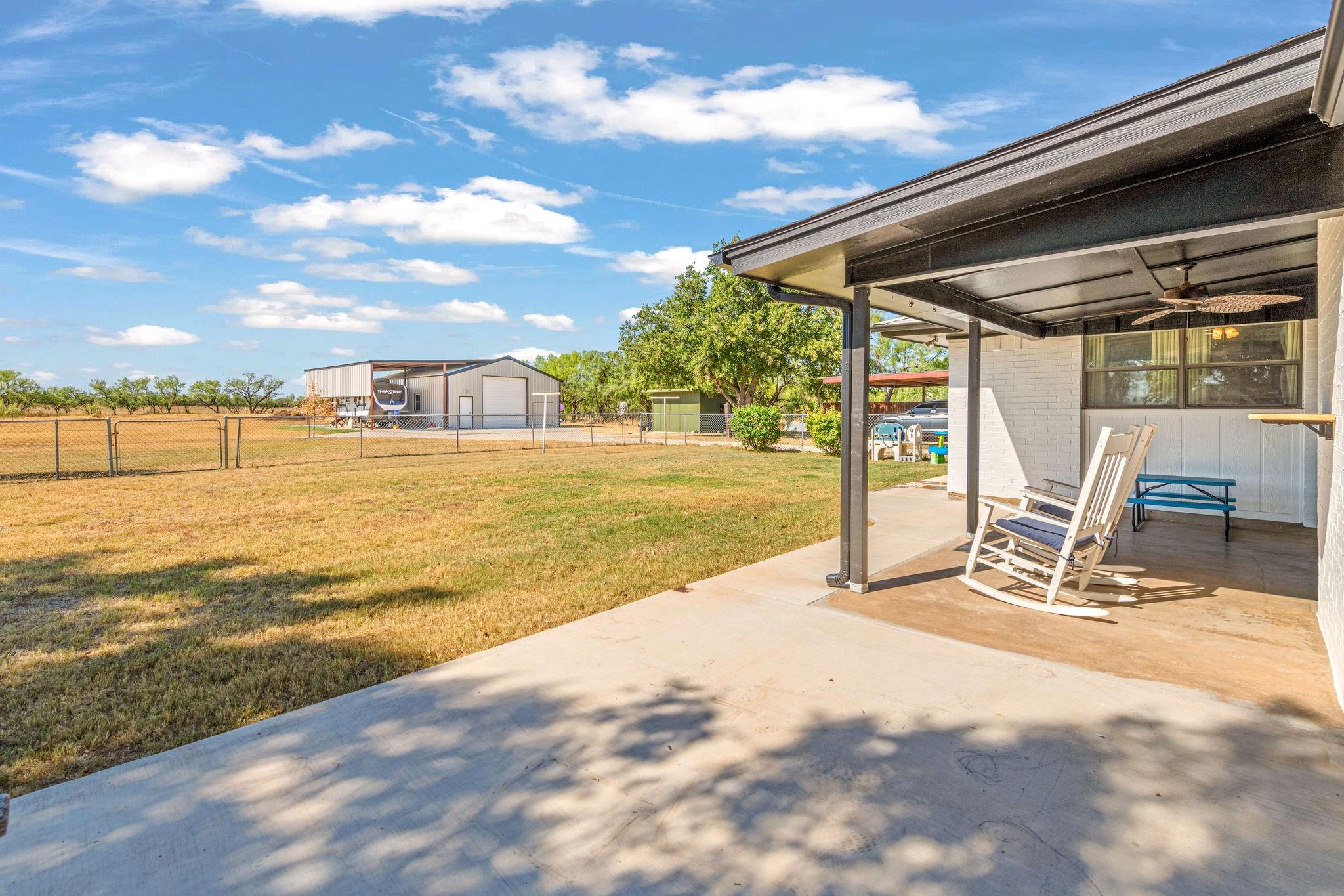 main property photo 32