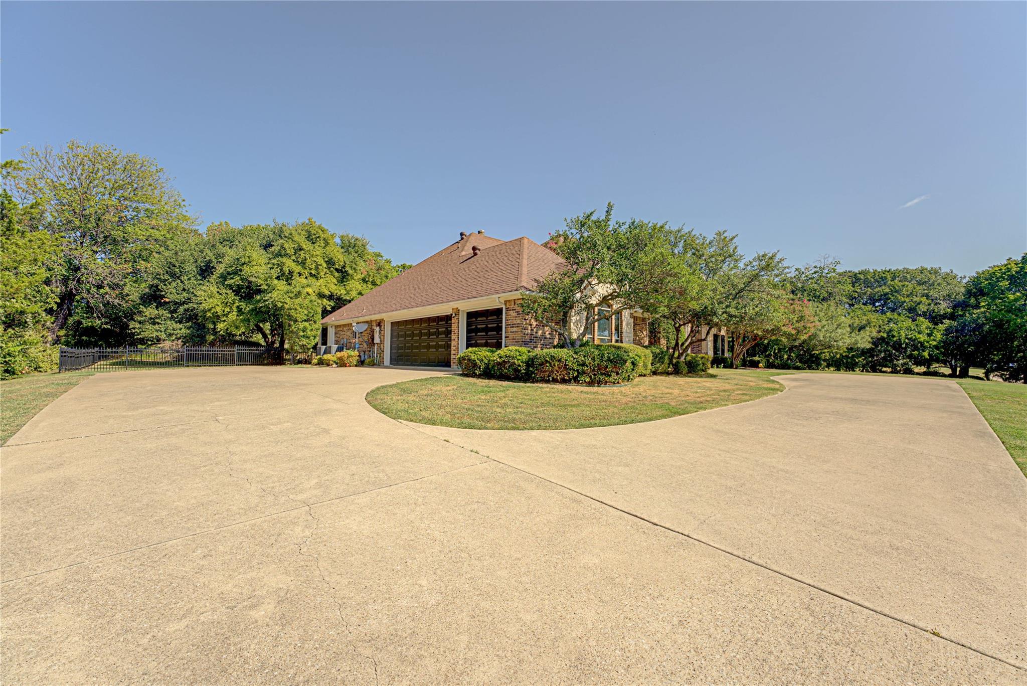 main property photo 33