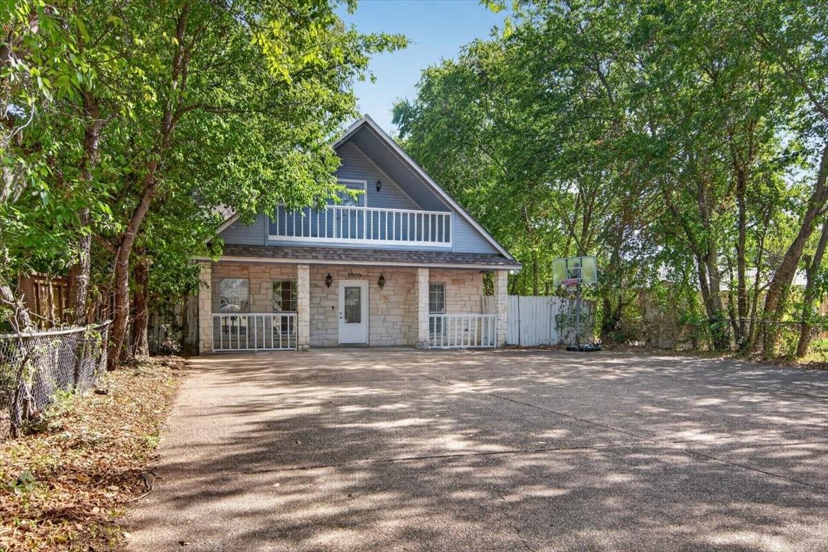 main property photo 3