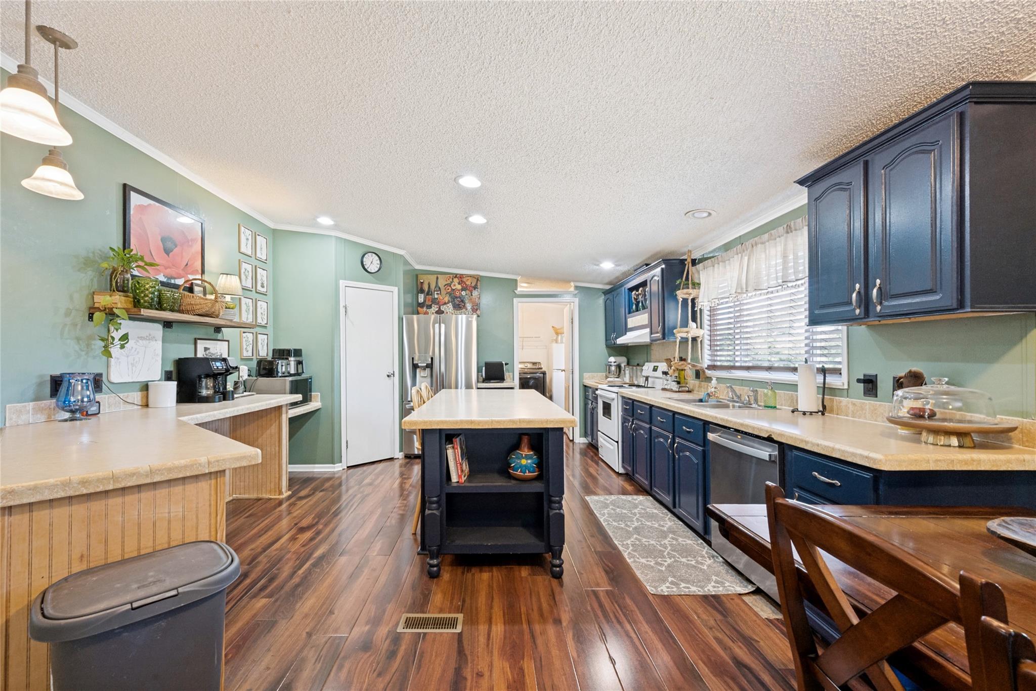 main property photo 7