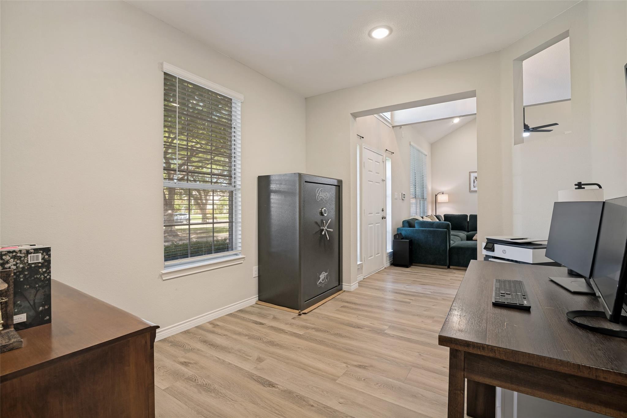 main property photo 7