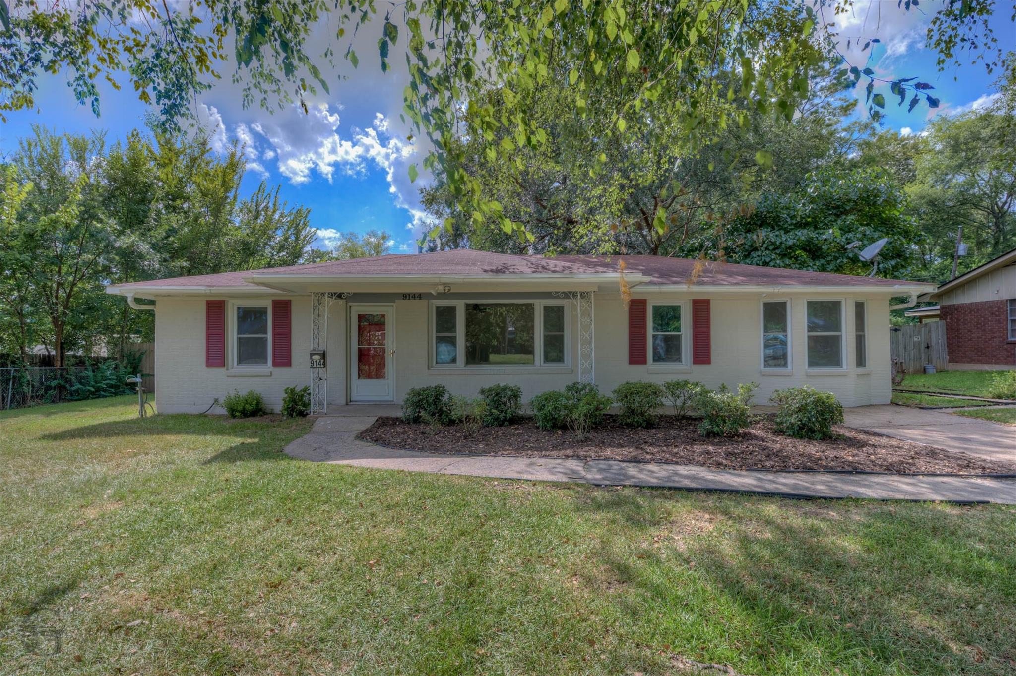 main property photo 0