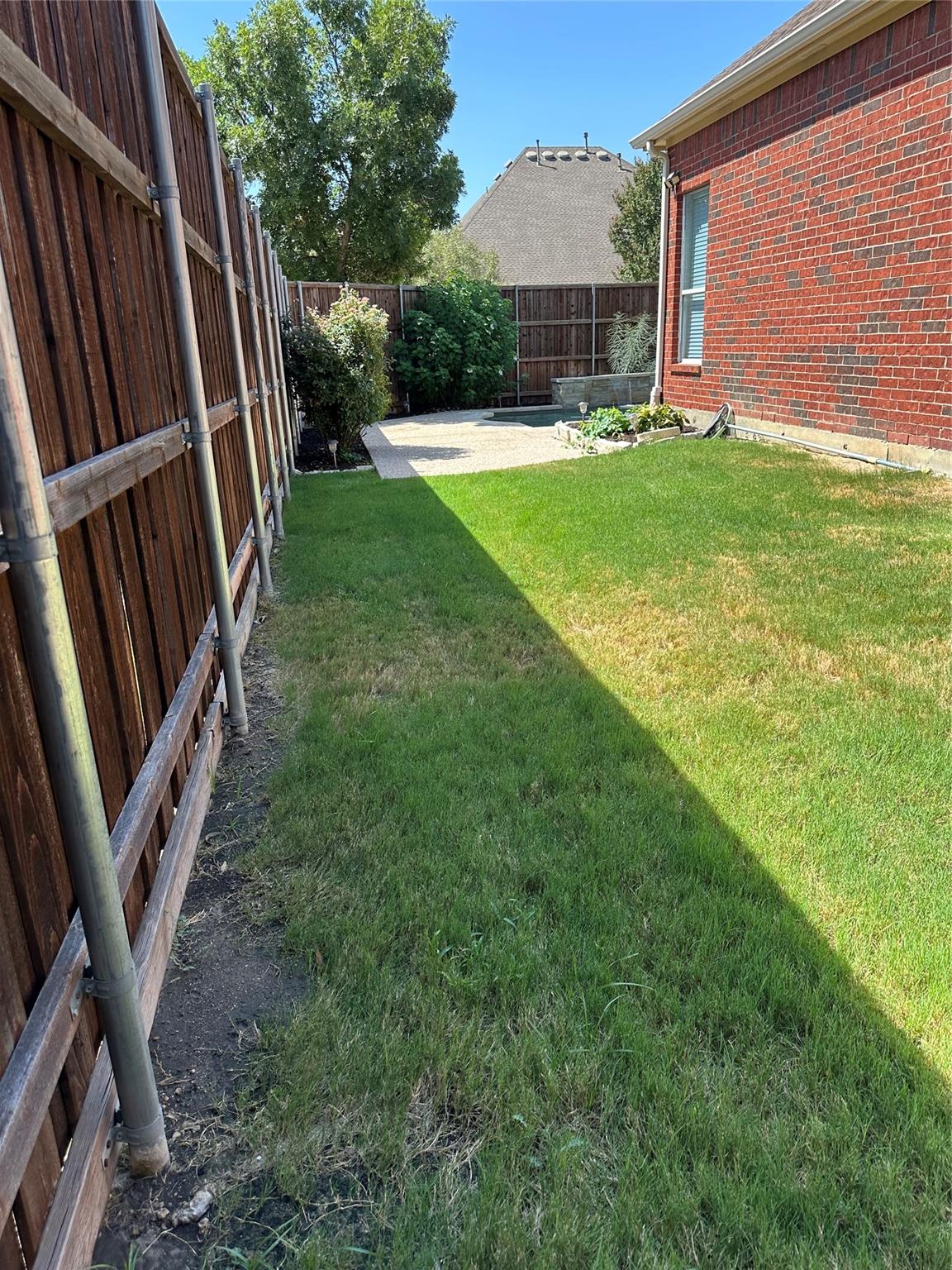 main property photo 30