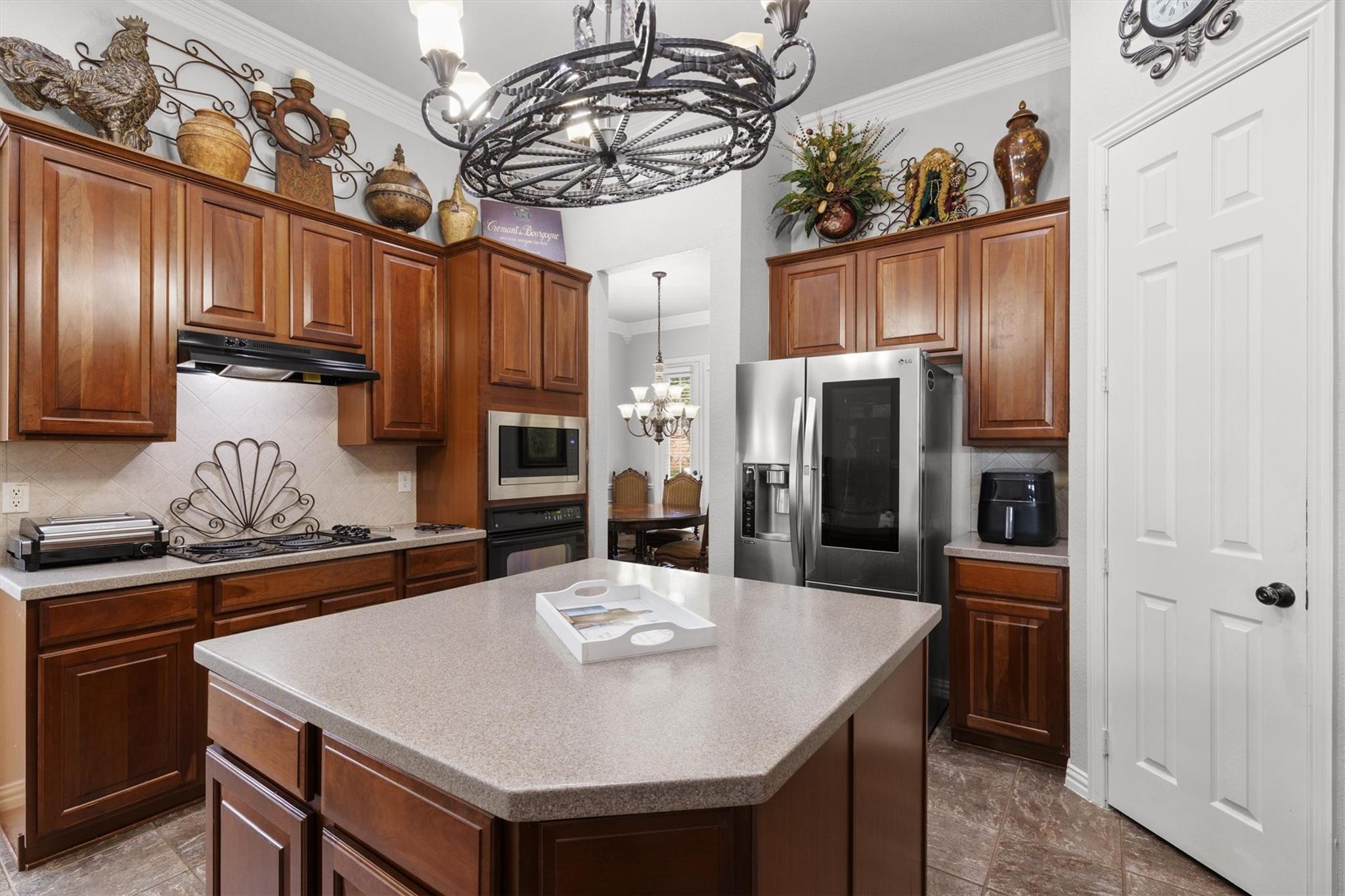 main property photo 7